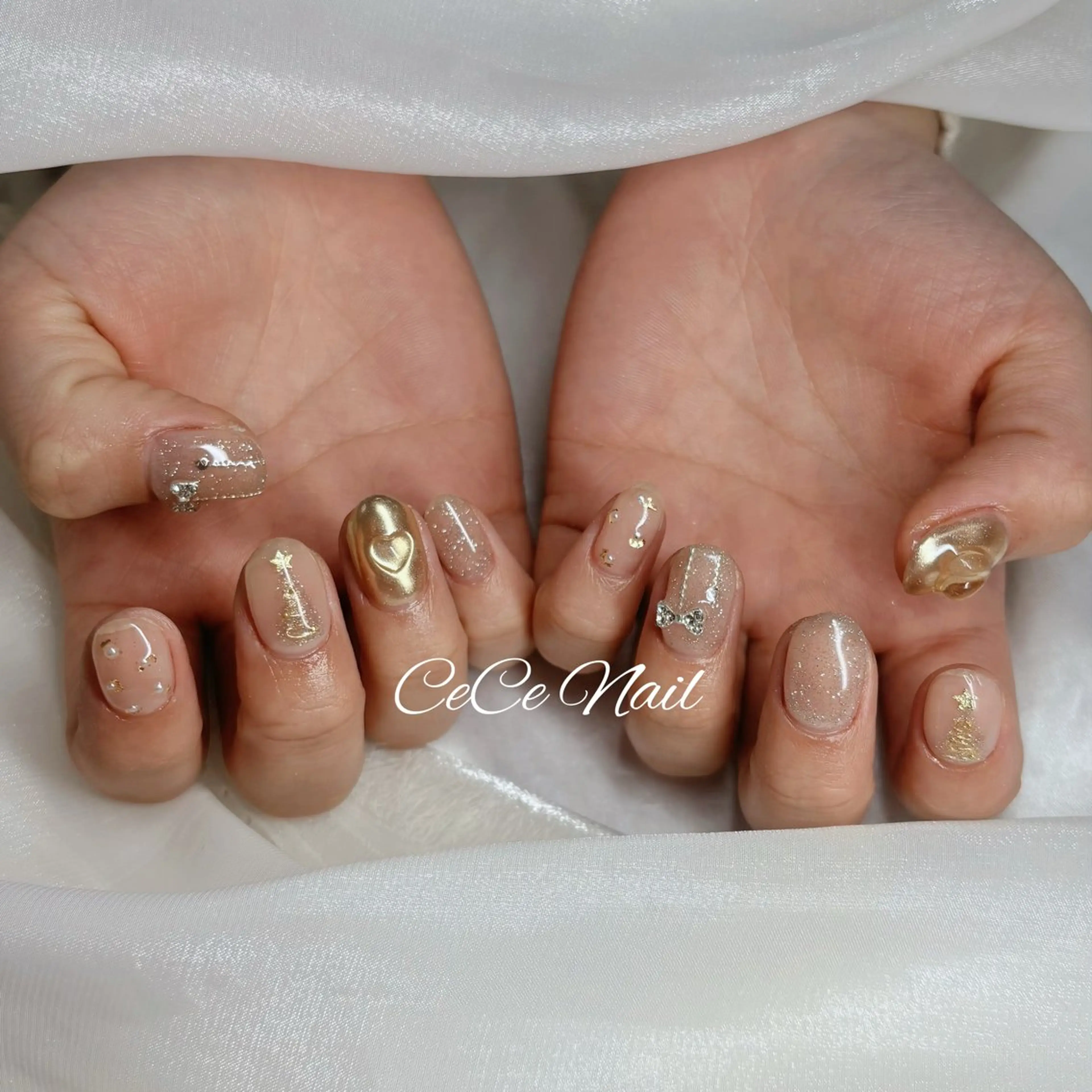 ネイル オーロラネイル 長さ出し フットネイル フレンチネイル ジェルネイル ハンドネイル CeCeGarden ✨️キラキラワンホンのネイルデザイン