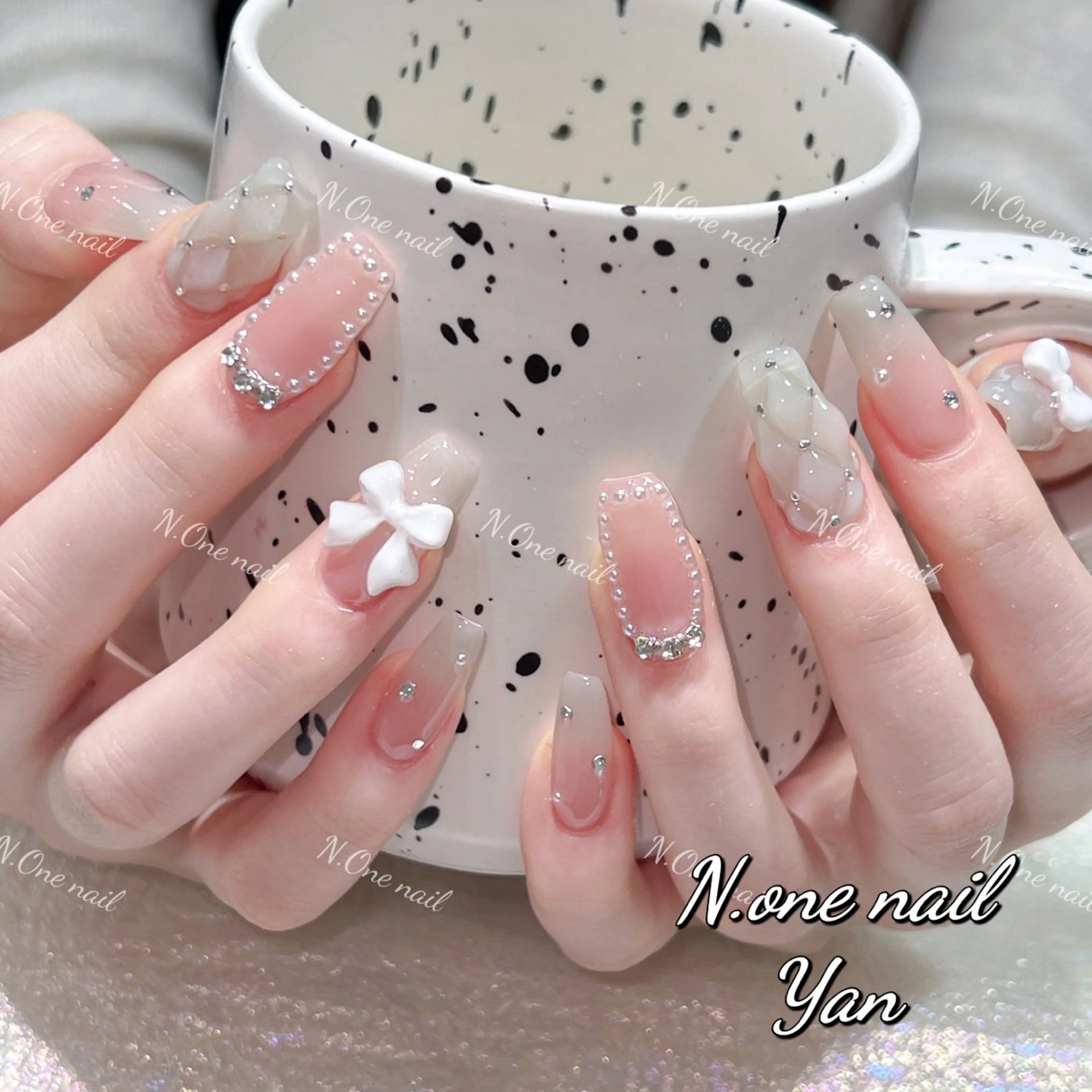 ネイル アートネイル グラデーション キラキラネイル ニュアンスネイル オフィスネイル ハンドネイル 長いだし/スカルプ/ パラシェルN.oneのネイルデザイン