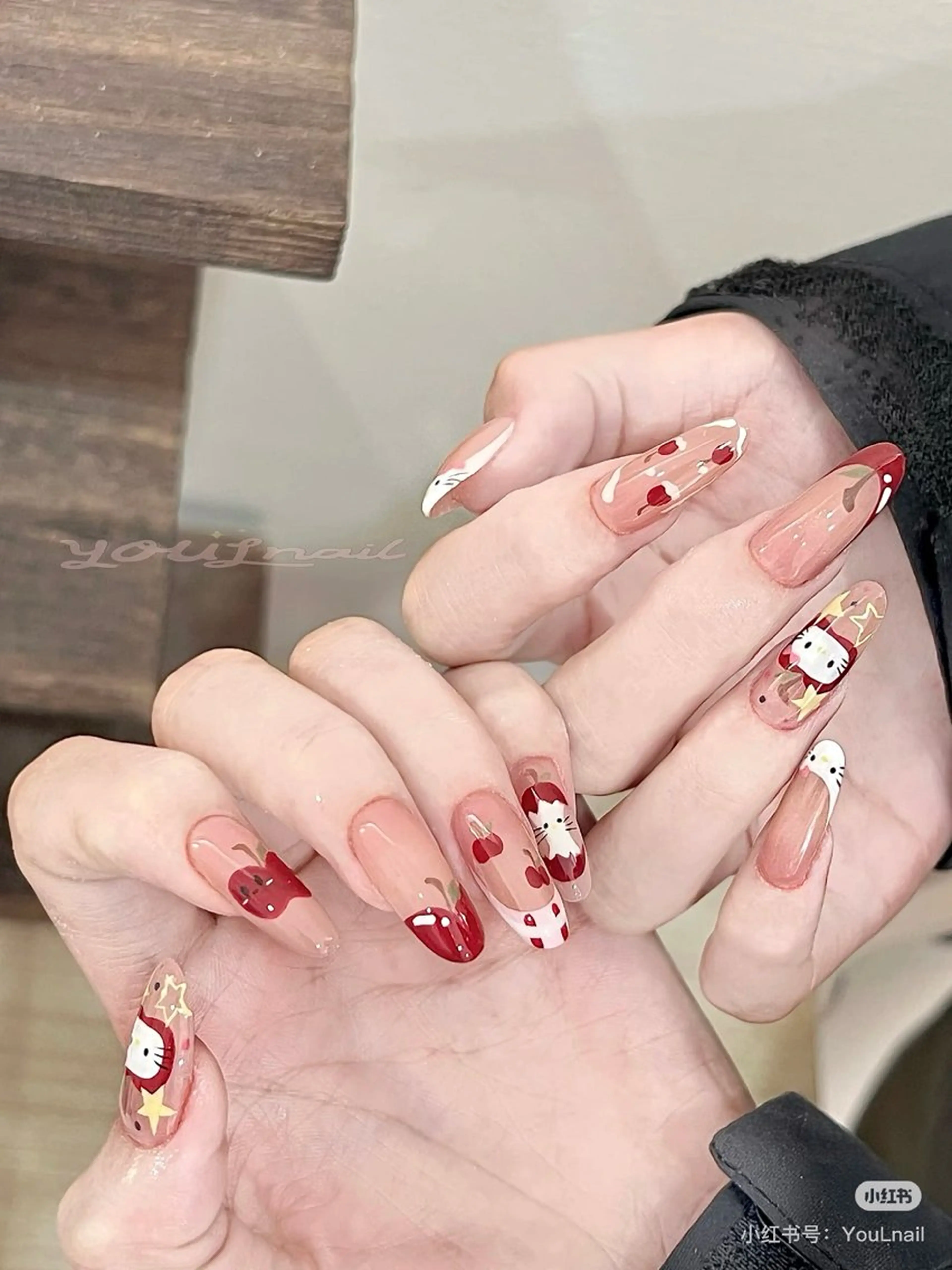 ネイル 赤色 バレンタイン ハンドネイル ハンドケア DarkHoney 池袋店のネイルデザイン