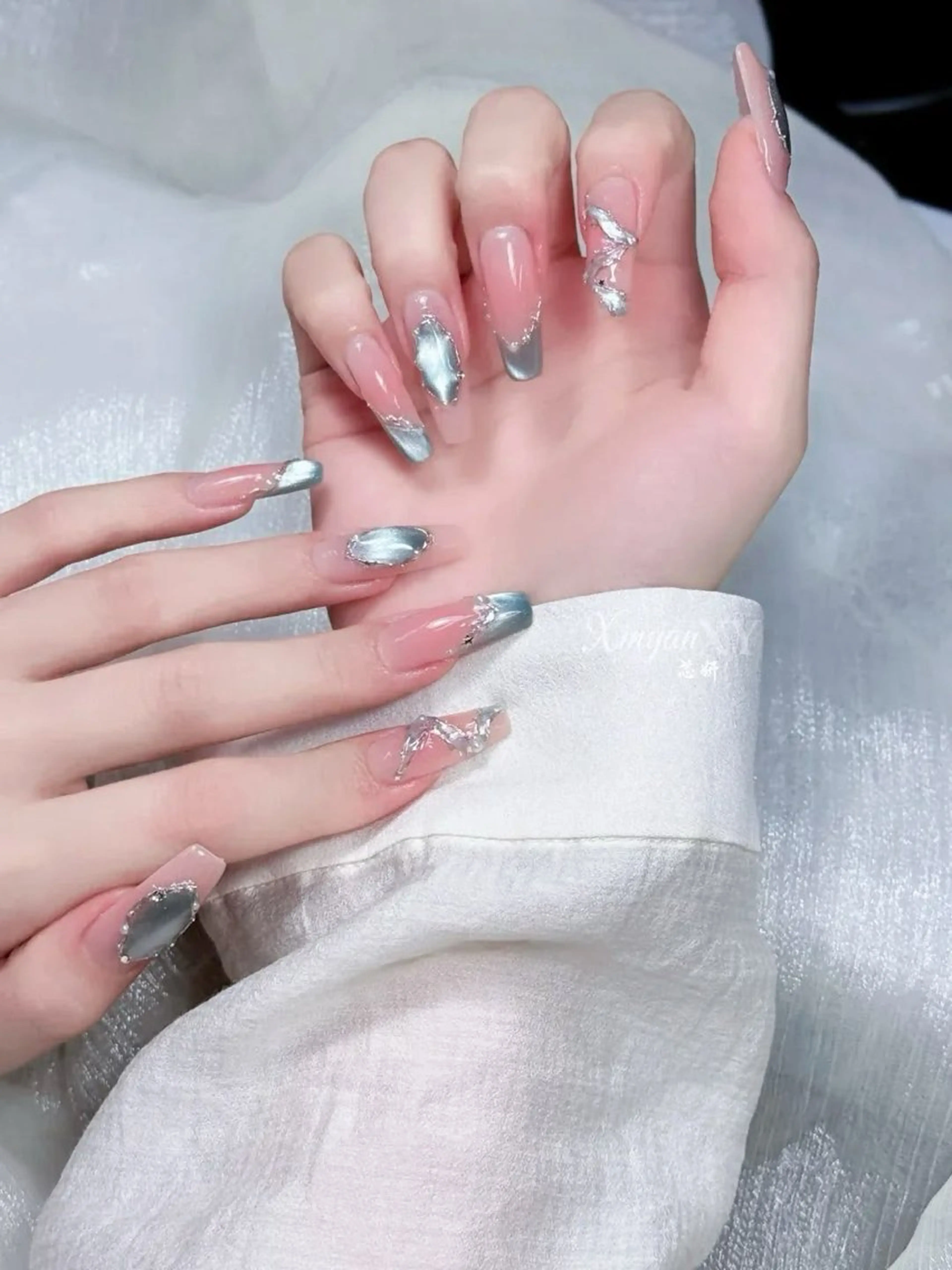カラー グラデーションカラー ピンクカラー ハンドネイル AIN Nailのネイルデザイン