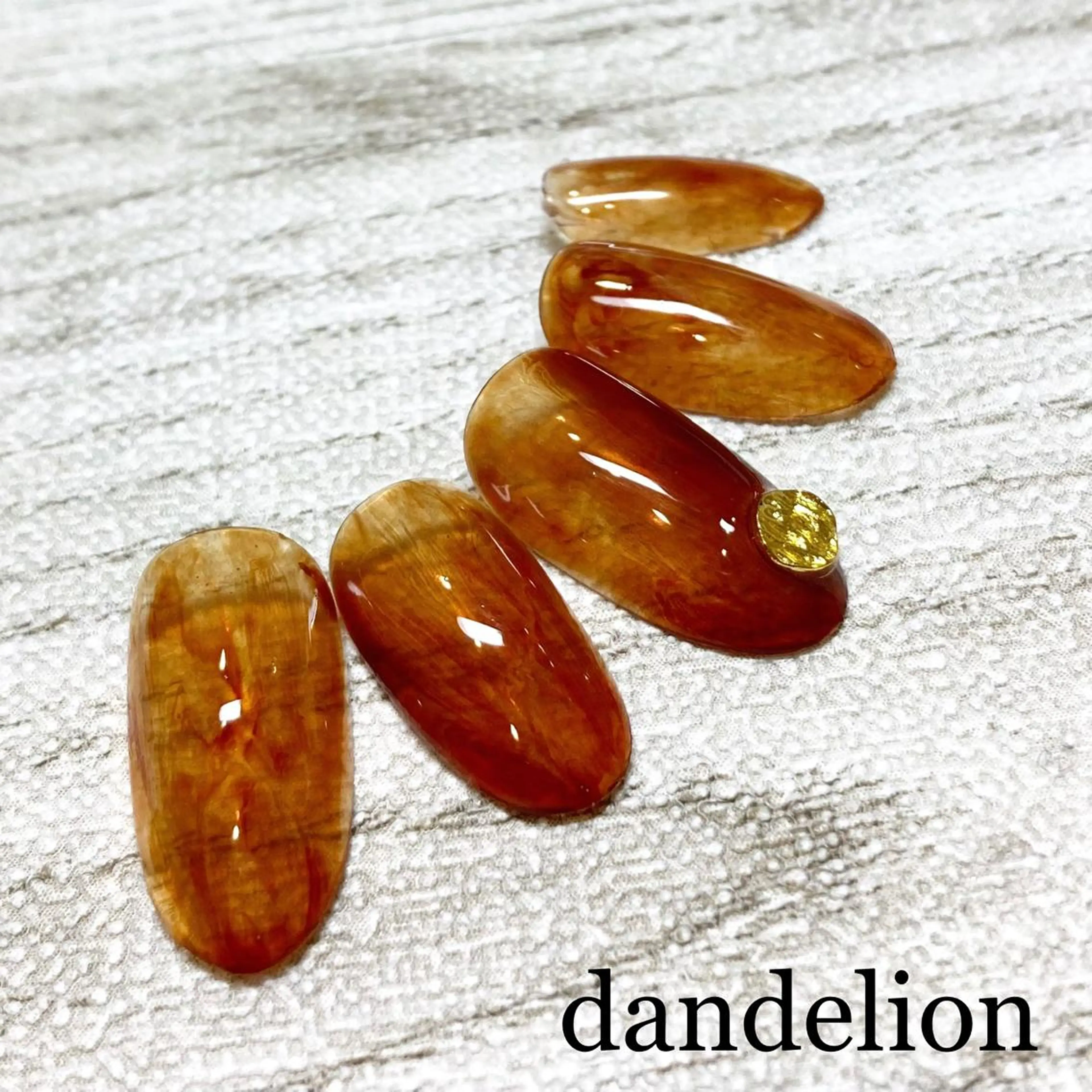 ネイル ハンドネイル ハンドケア dandelion ダンデライオンのネイルデザイン