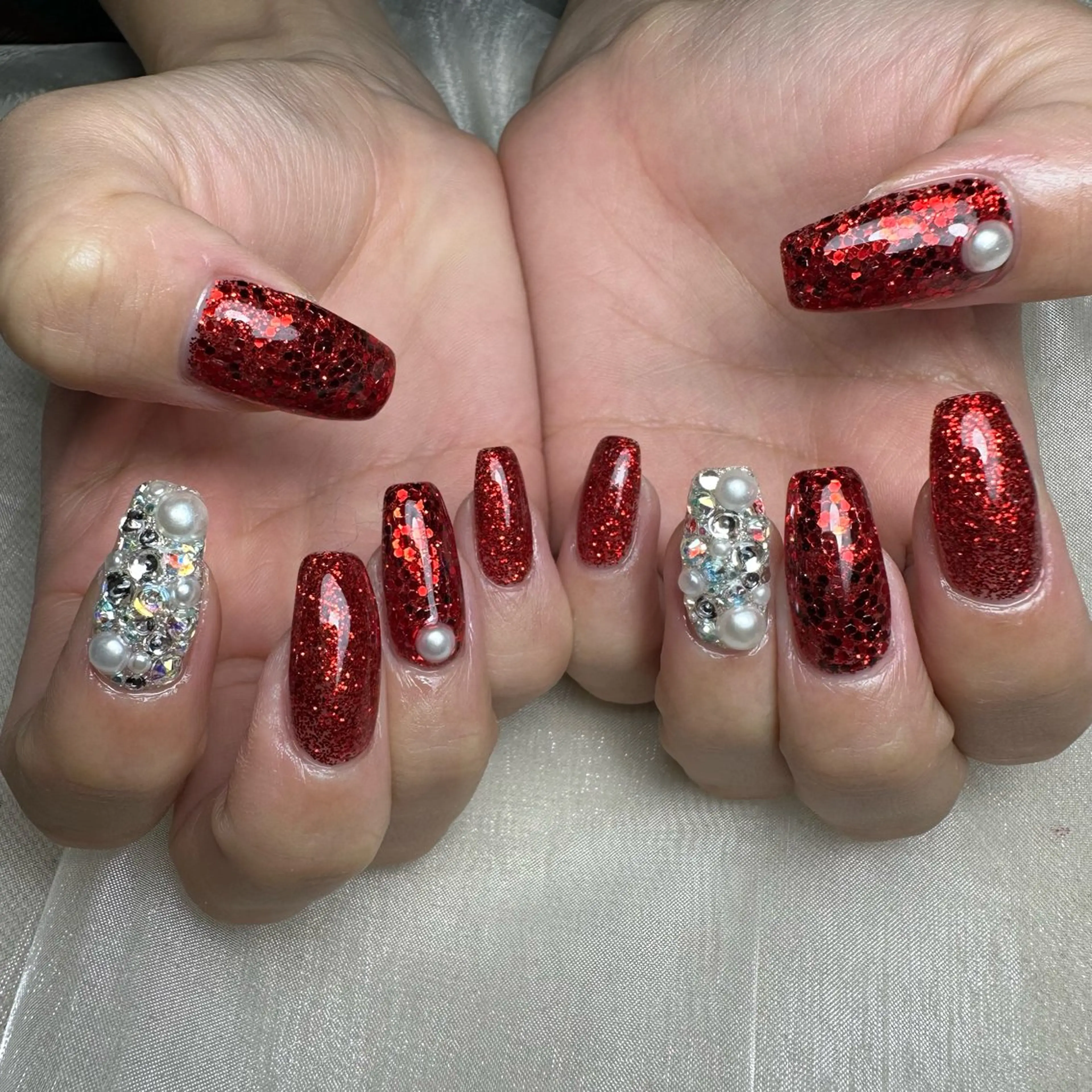 ネイル repos~ルポ~所属・里見 麗のネイルデザイン