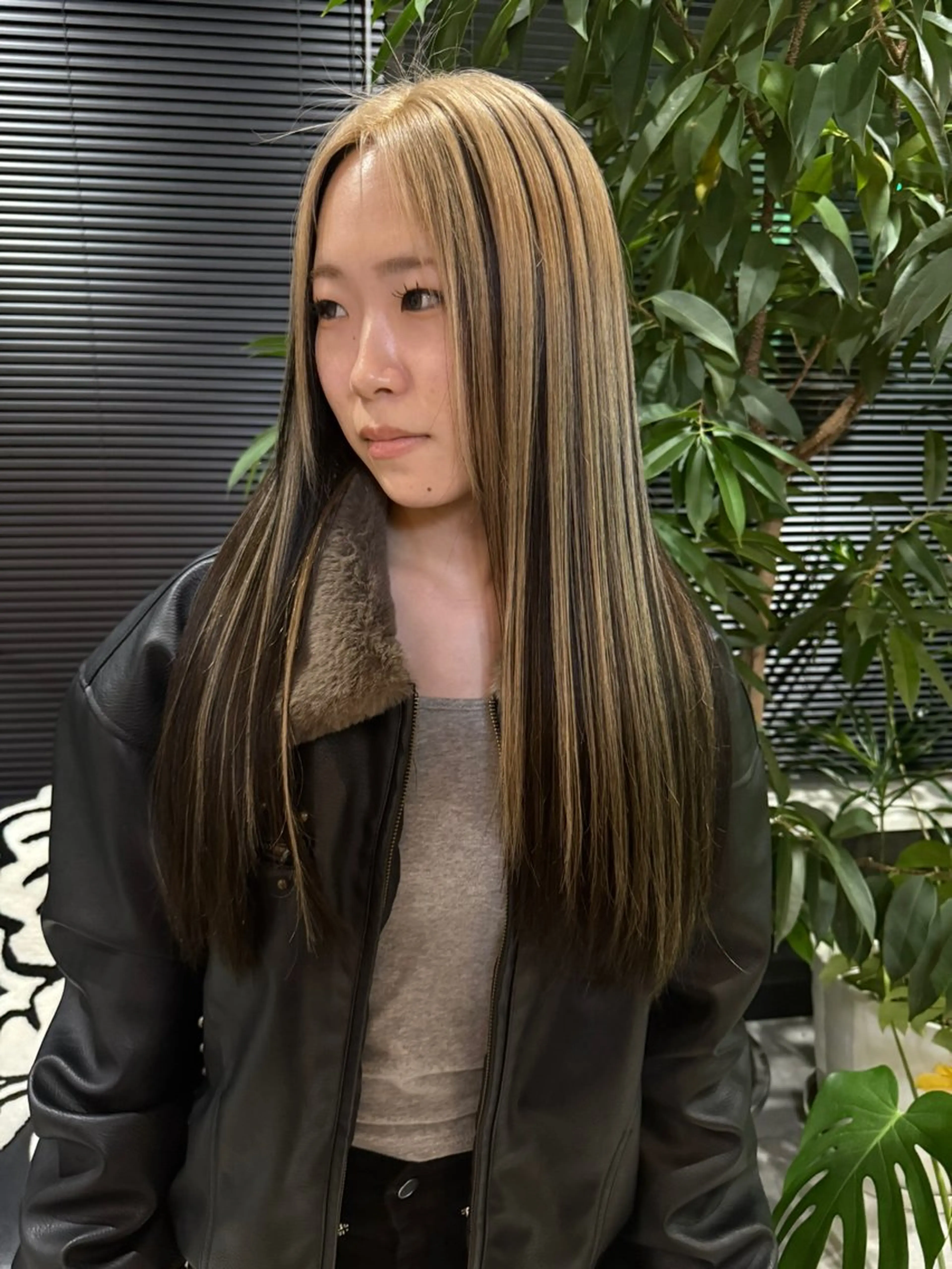 ロング ヘアカラー 松下 愛生のヘアスタイル