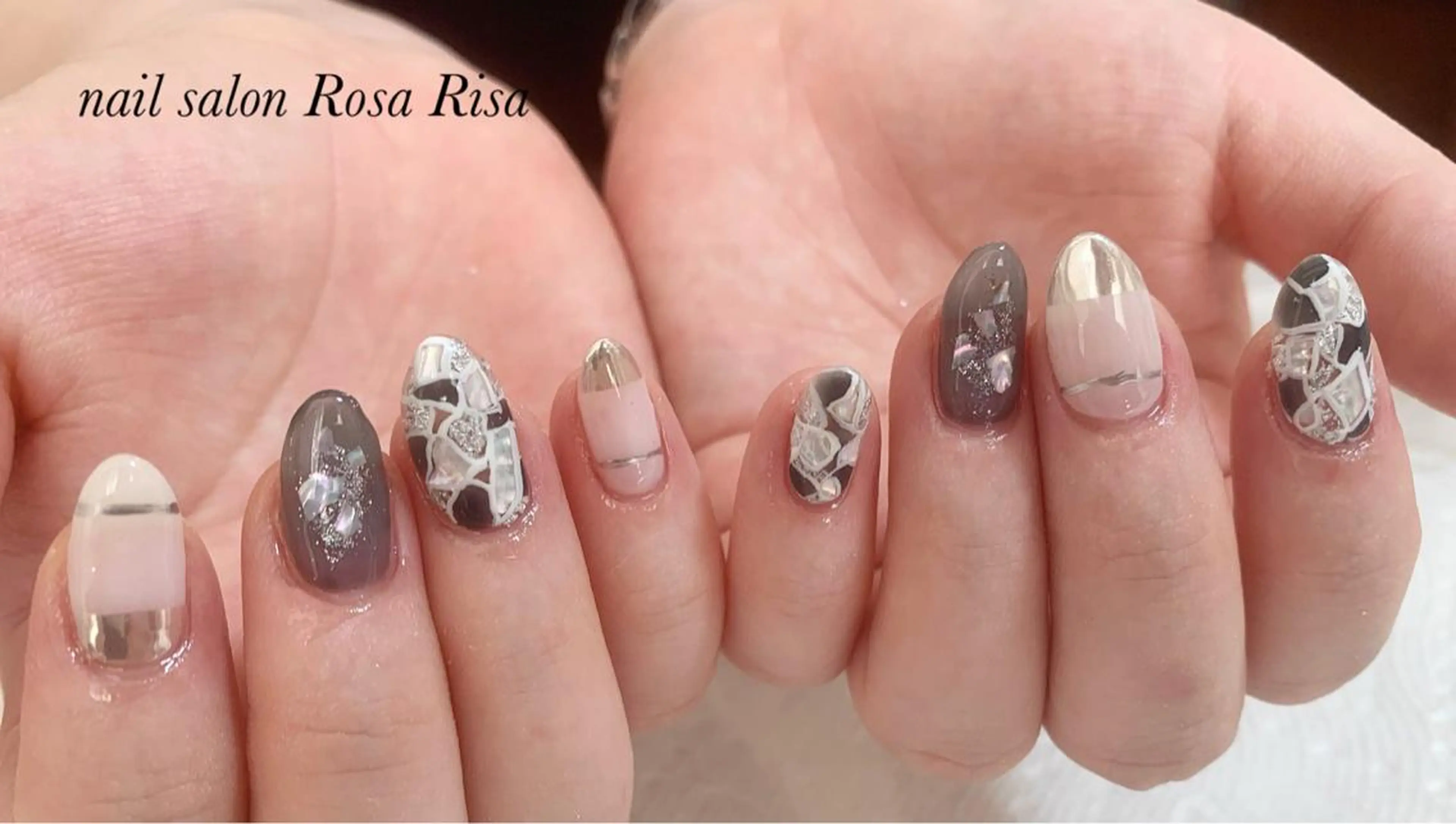 ミディアム ネイル ネイルスタジオ シェイクユアハンズのネイルデザイン