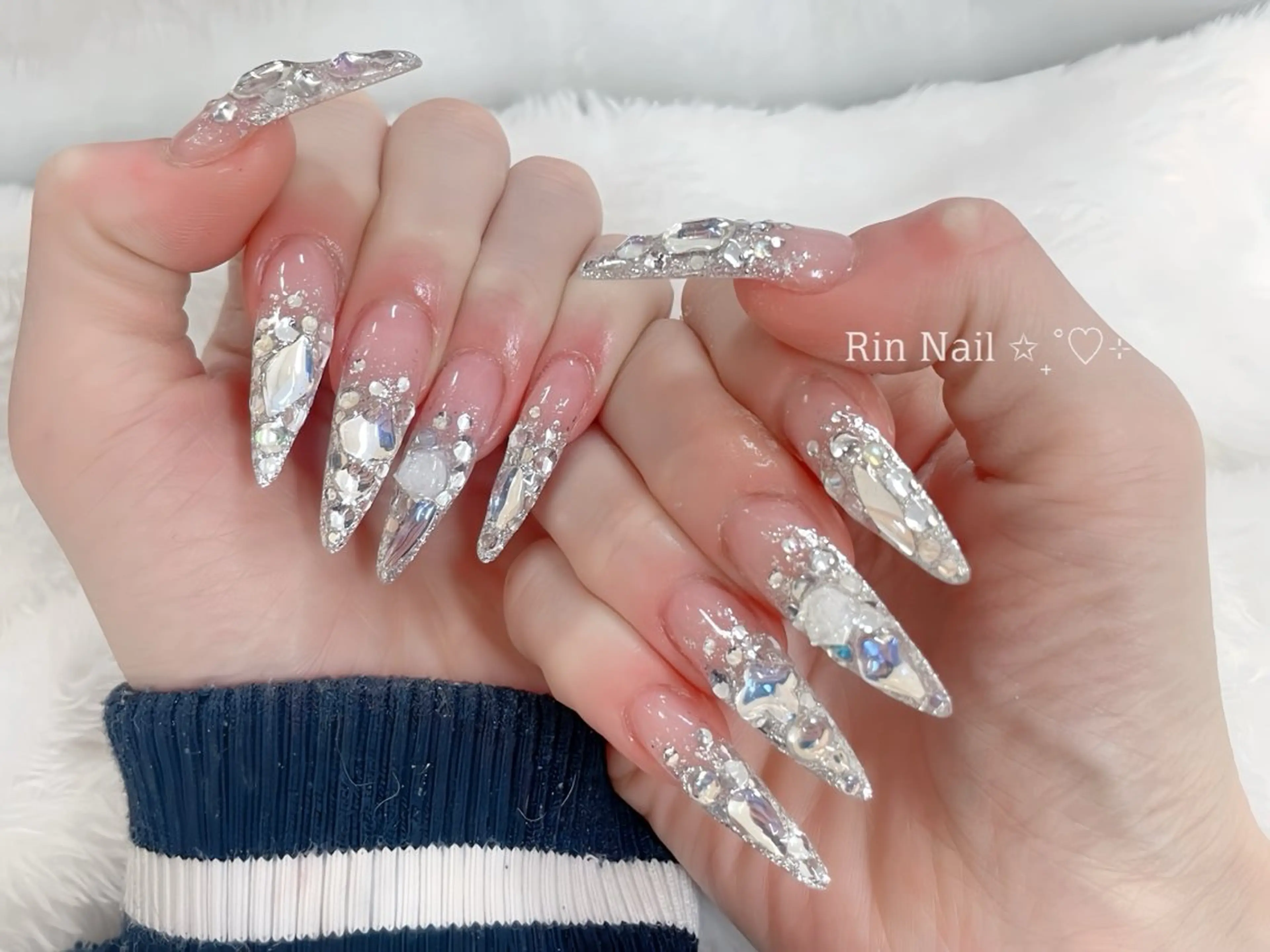 ネイル アートネイル チークネイル ジェルネイル ロングネイル マグネットネイル ハンドネイル Rin Nail 新大久保店のネイルデザイン