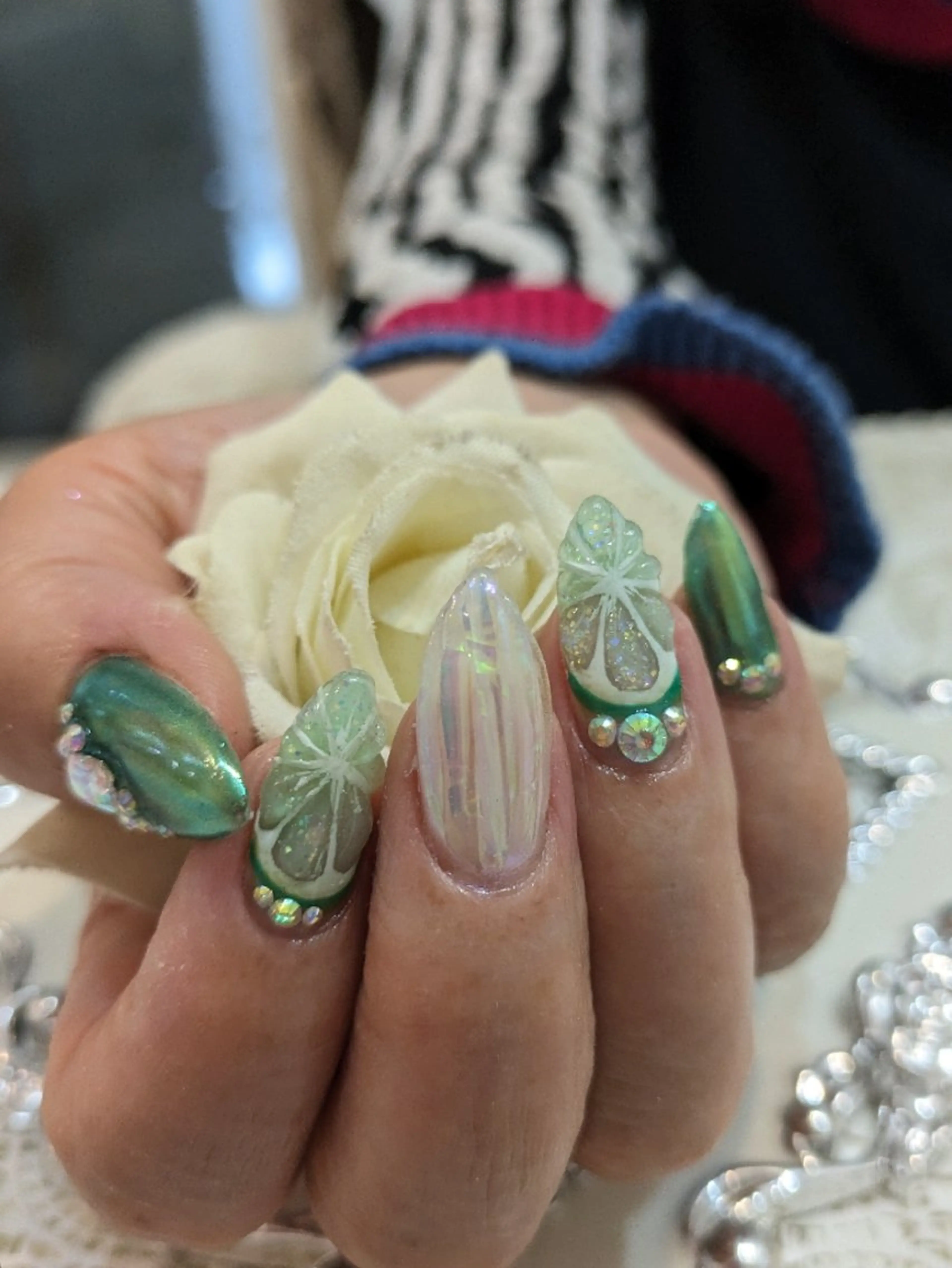 ネイル エステとネイル ローズコンフォートのネイルデザイン