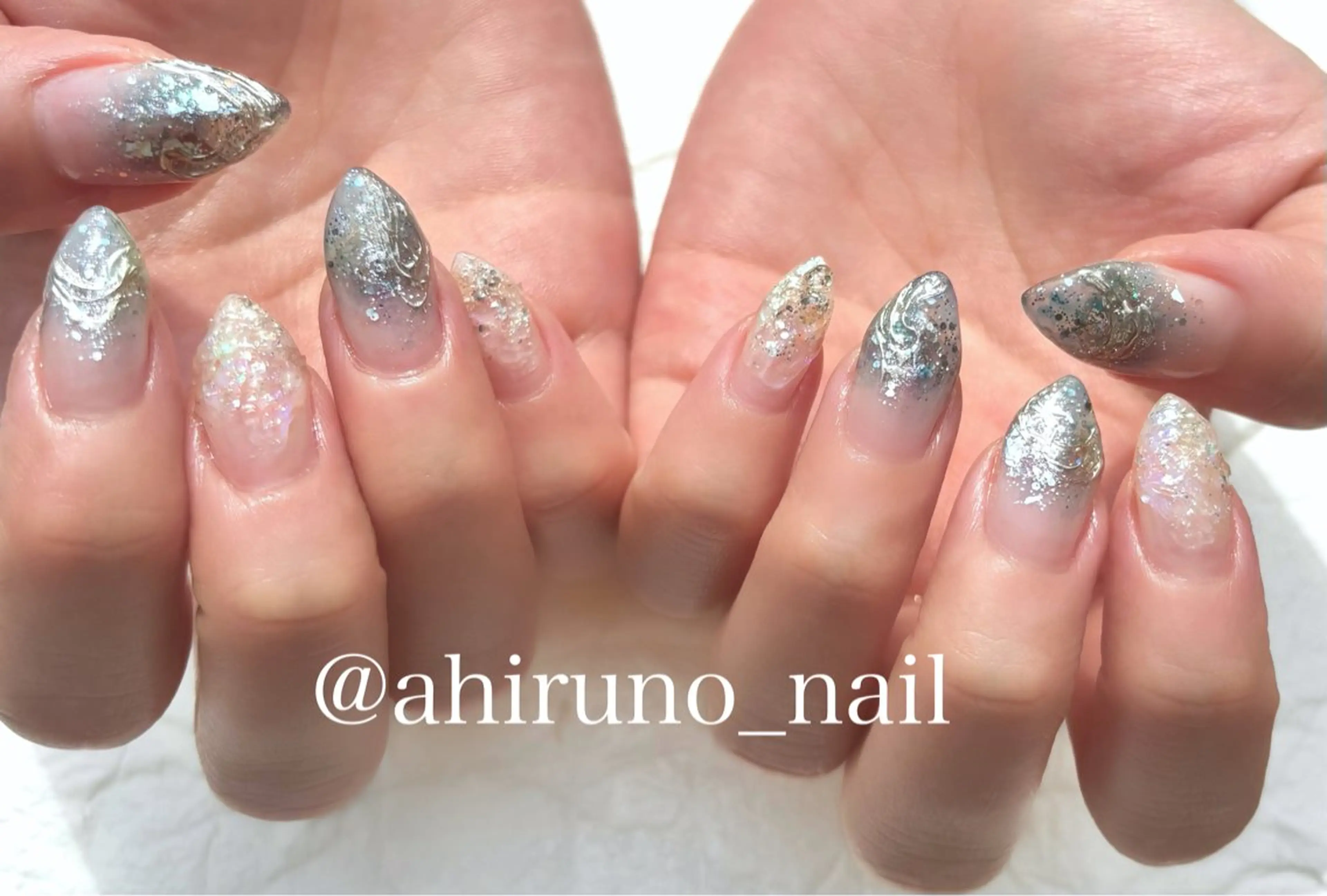 【オフ無料🌸】ラメグラデーション🩷豊富なラメやグリッター、ホロからお選び下さい🥰ラメ好きなので、沢山あります♪の写真