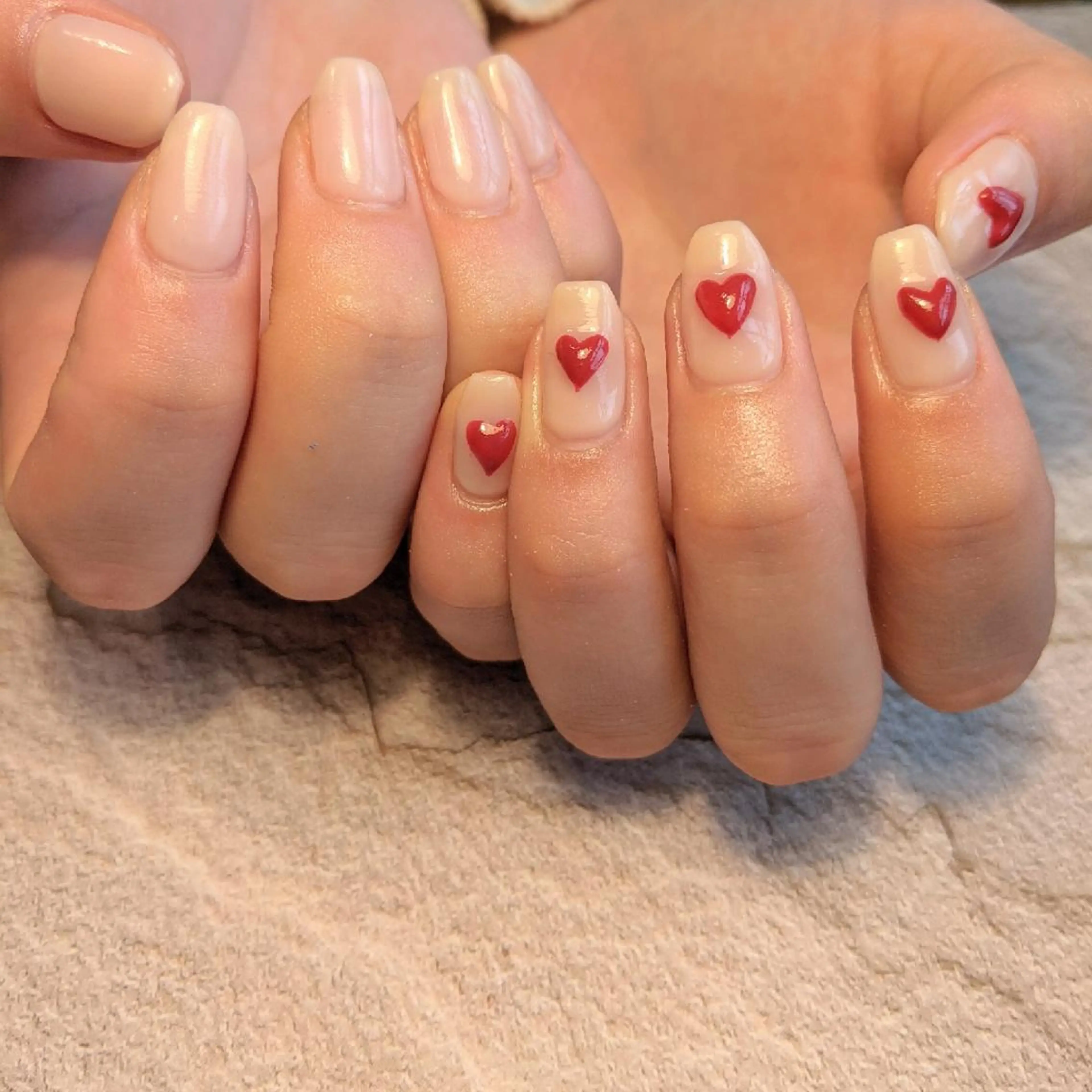 ネイル ハート ぷっくりネイル ｱｲﾗｯｼｭ ﾈｲﾙ ｻﾛﾝ つけるのマツエク・マツパデザイン