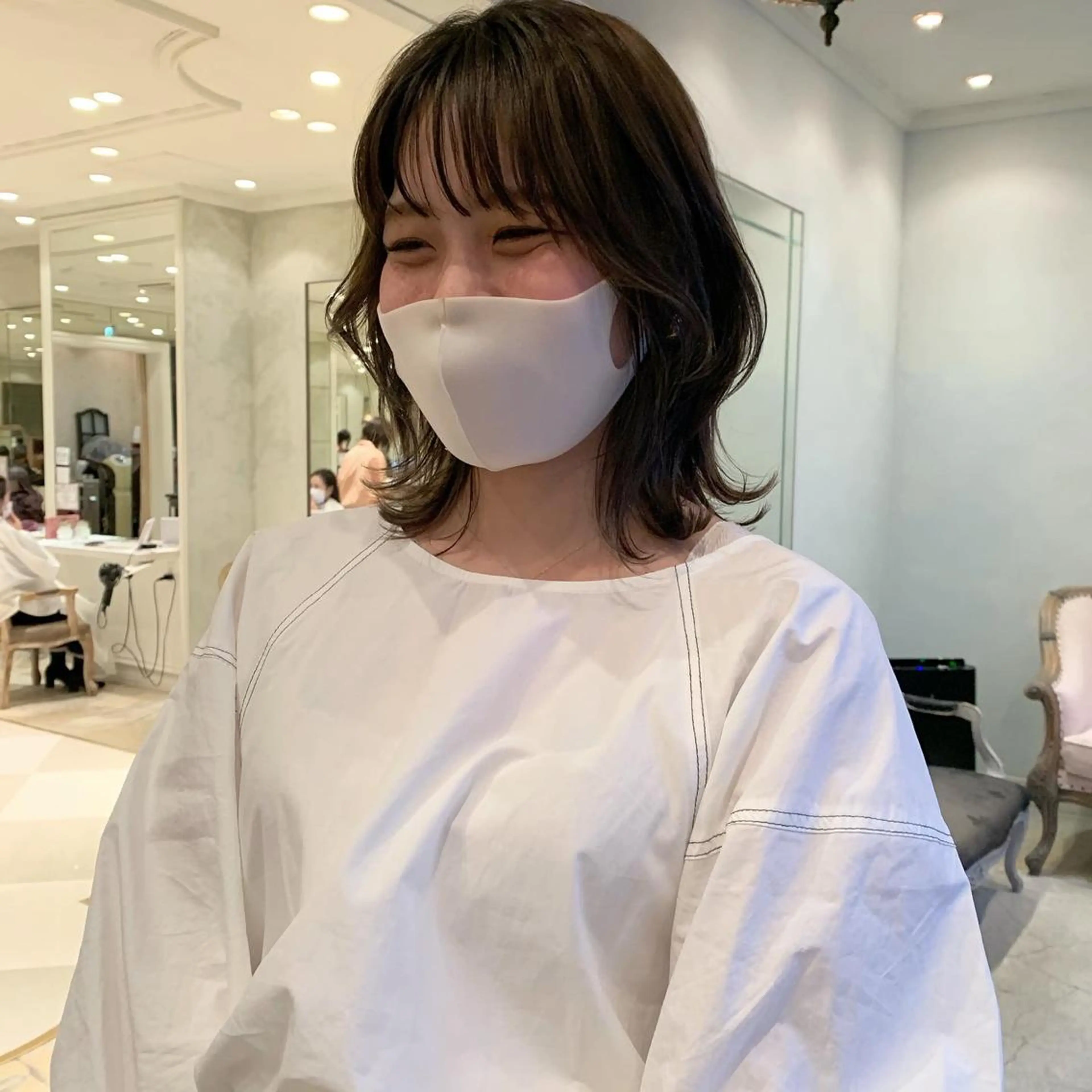 セミロング カラー SAKINO． ベージュカラーのヘアスタイル
