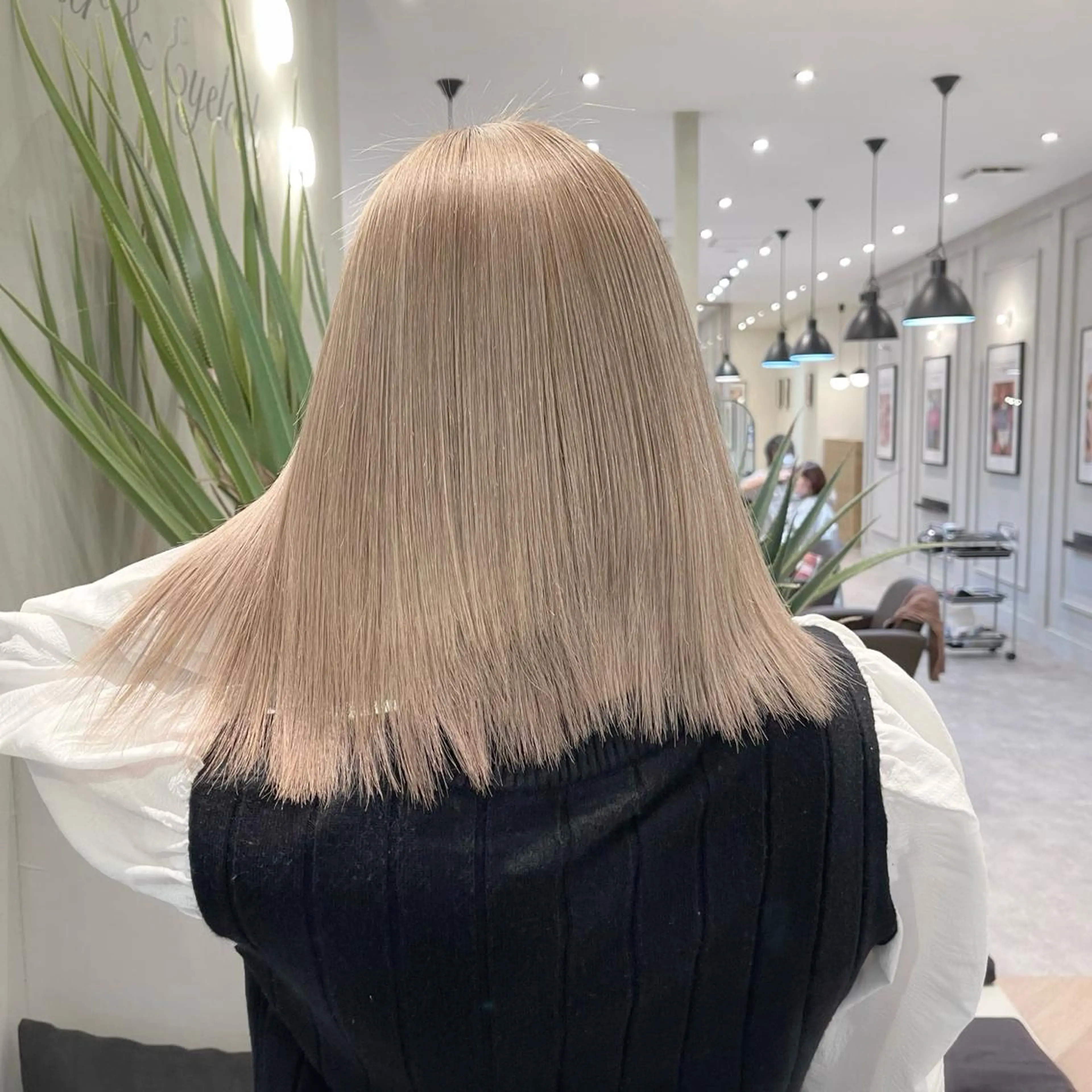 ミディアム カラー バレイヤージュ デザインカラー ハイライトカラー 外国人風カラー ハイライト カット ヘアカラー トリートメント アンドウ ユウ/ レイヤーカット/韓国のヘアスタイル