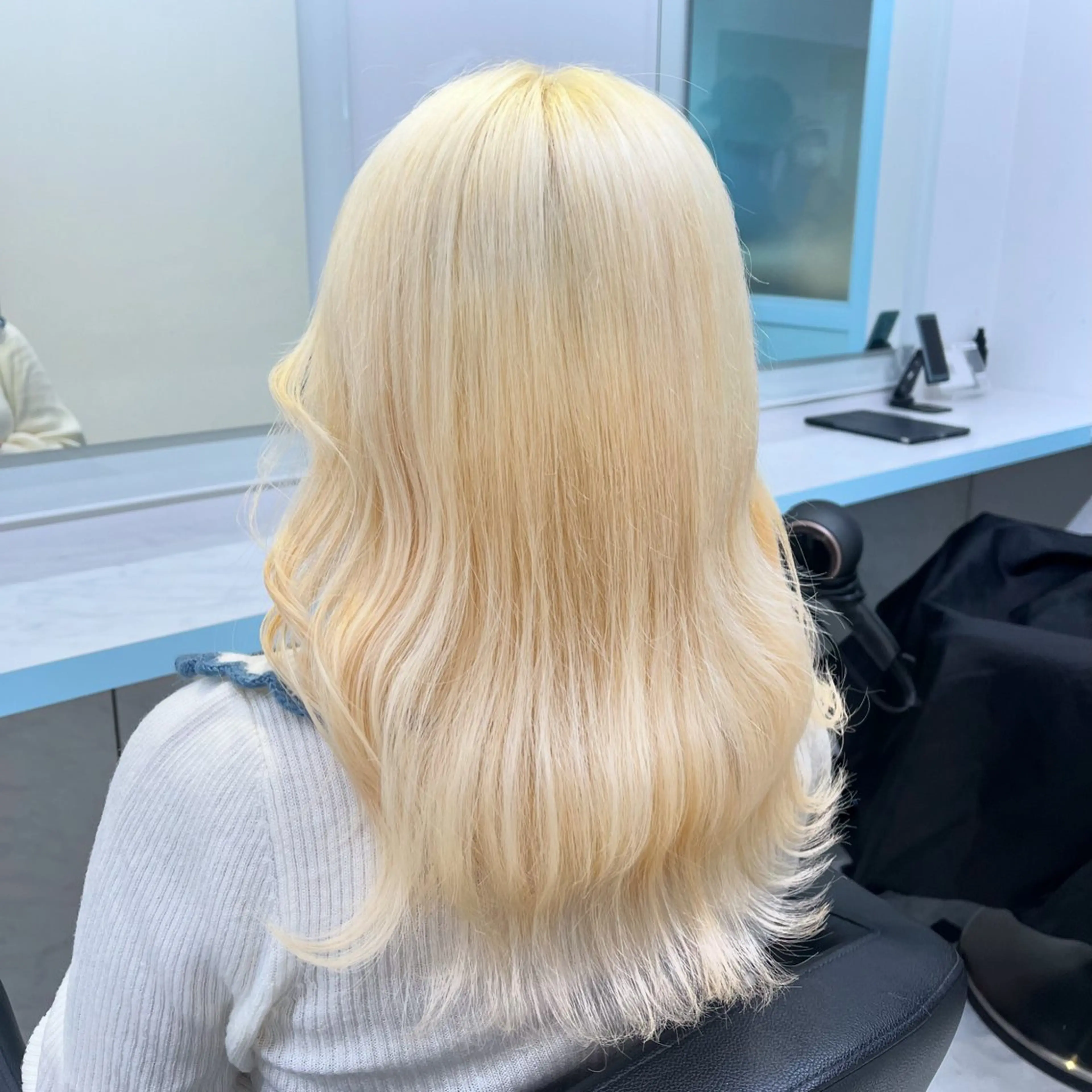 セミロング カラー ヘアカラー トリートメント ブリーチカラー 🩵MIZUKIのヘアスタイル