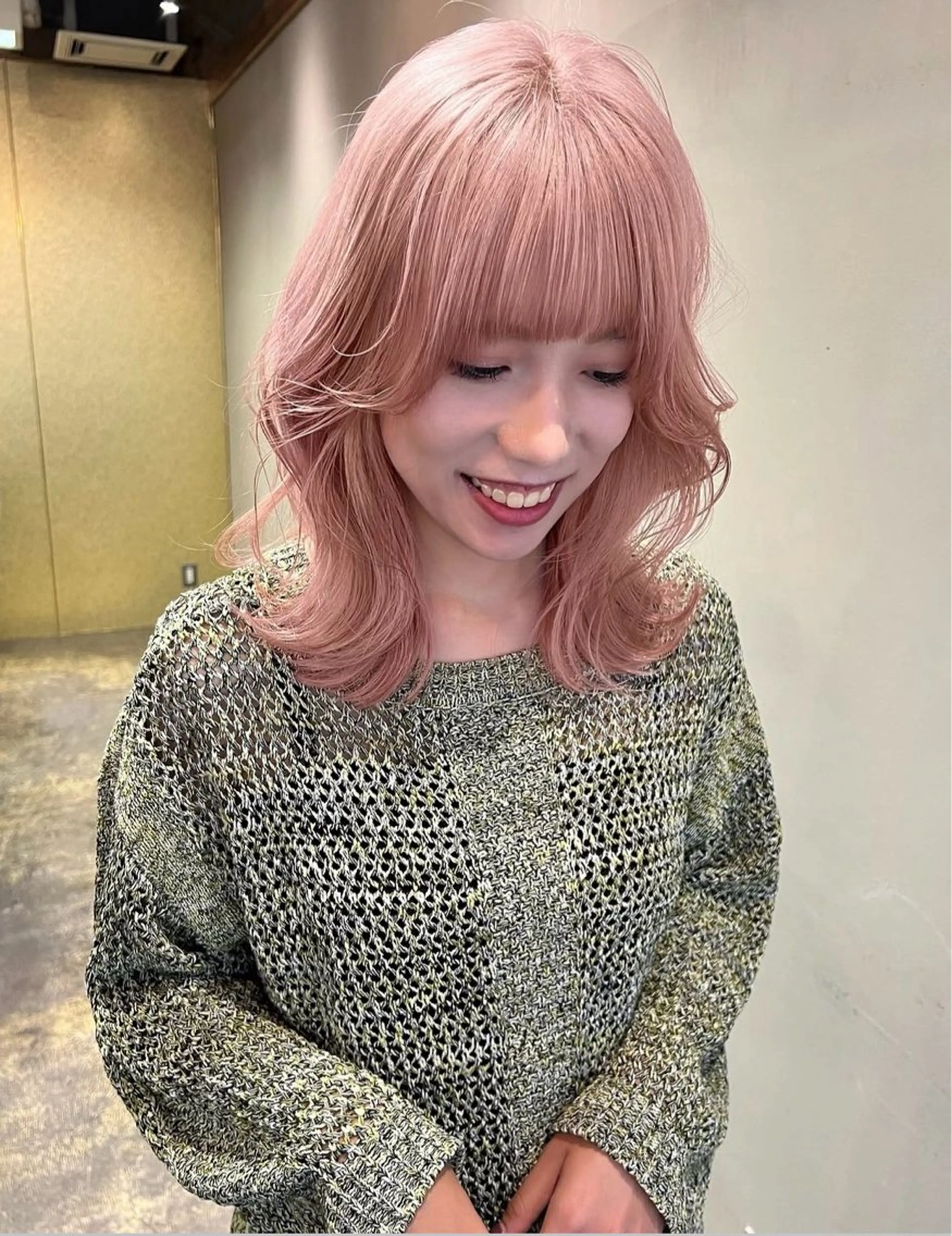 ミディアム カットモデル/カラー rionのヘアスタイル