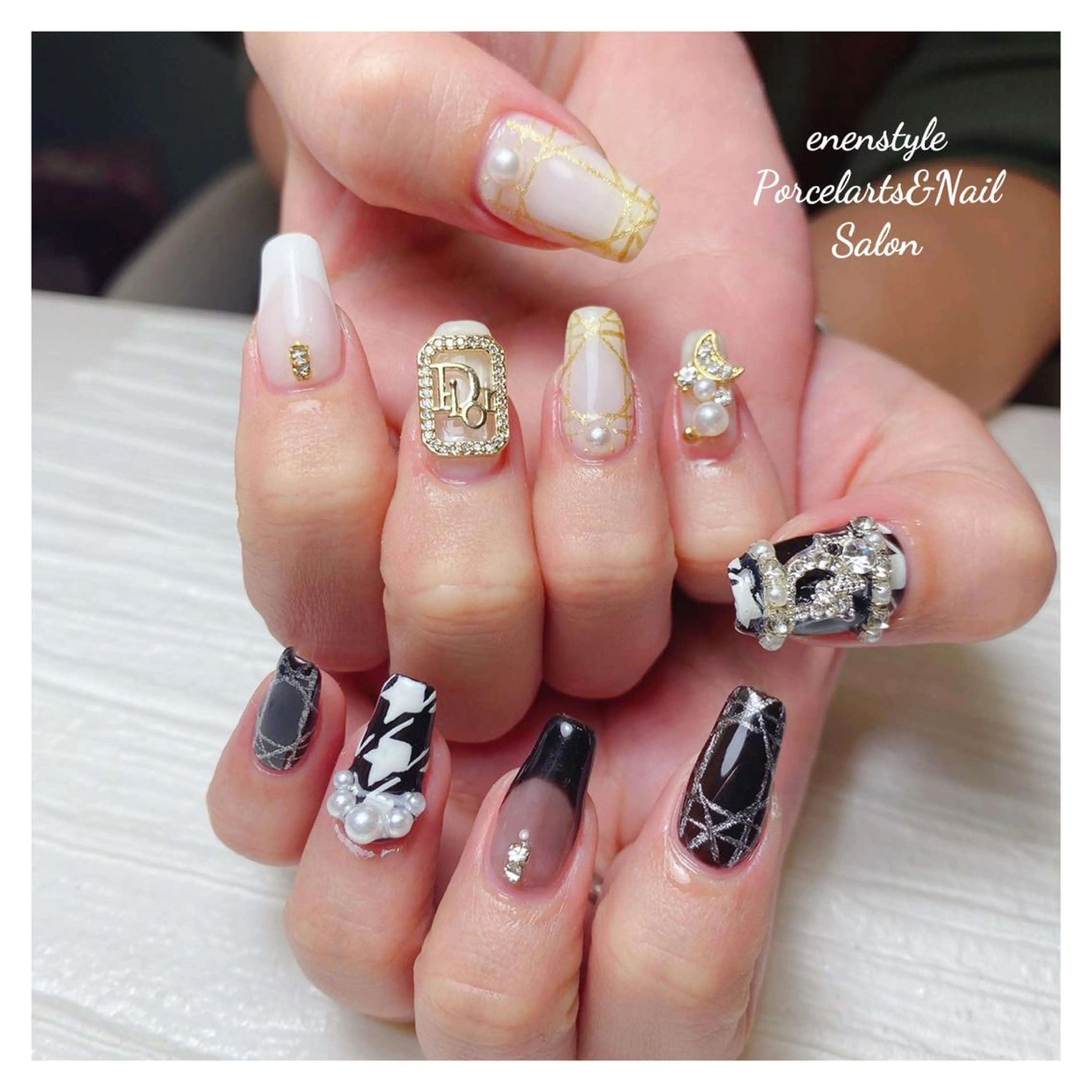 ミディアム ネイル 👑enen style👑のネイルデザイン