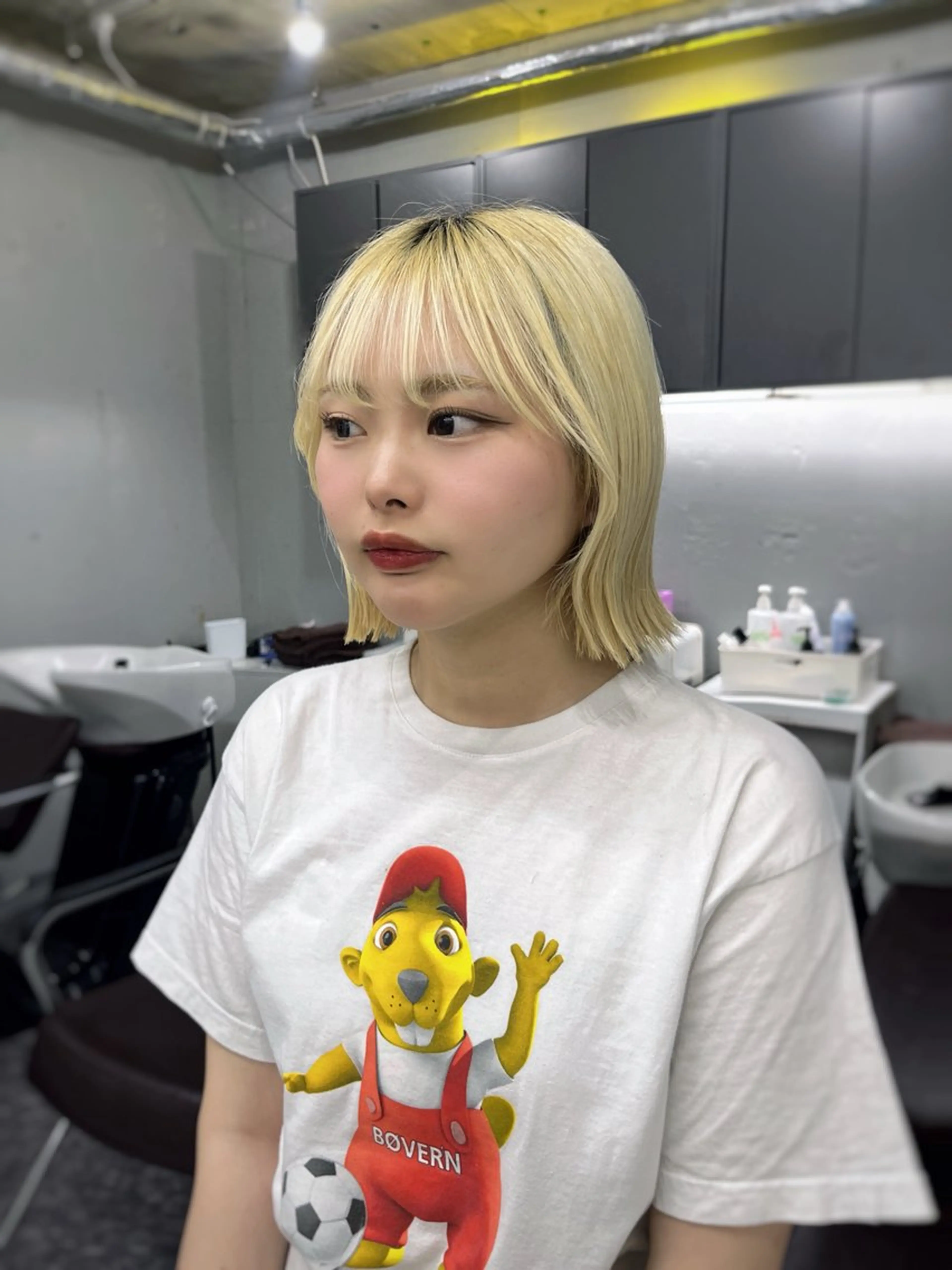 ミディアム カラー ベージュカラー ブリーチ 透明感カラー ハイトーンカラー ホワイトベージュ ヘアカラー トリートメント 🧃Kawakami kotomi🧃のヘアスタイル