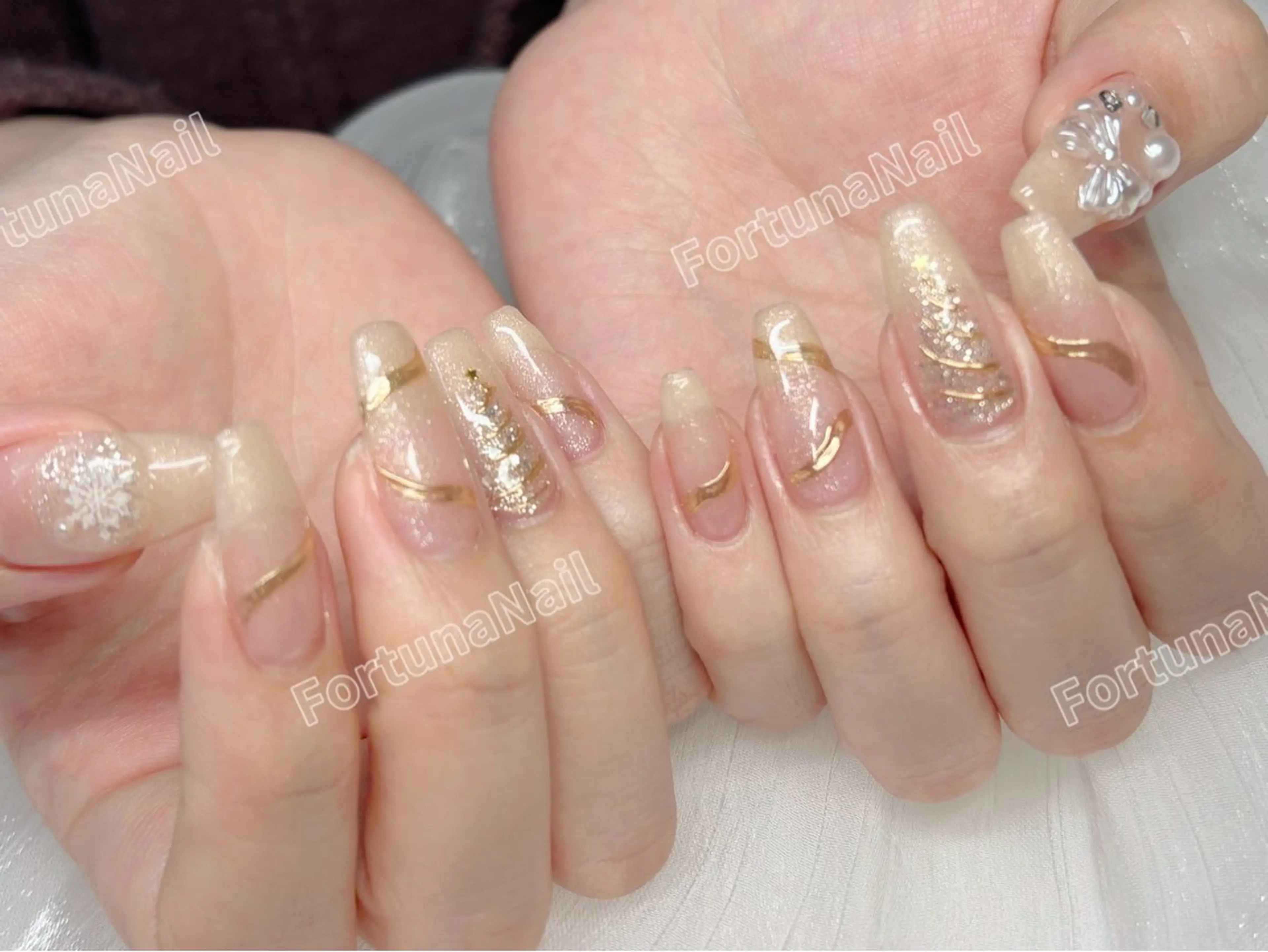 ネイル リボン 冬ネイル クリスマス ハンドネイル Nail •Head スパFortunaのネイルデザイン