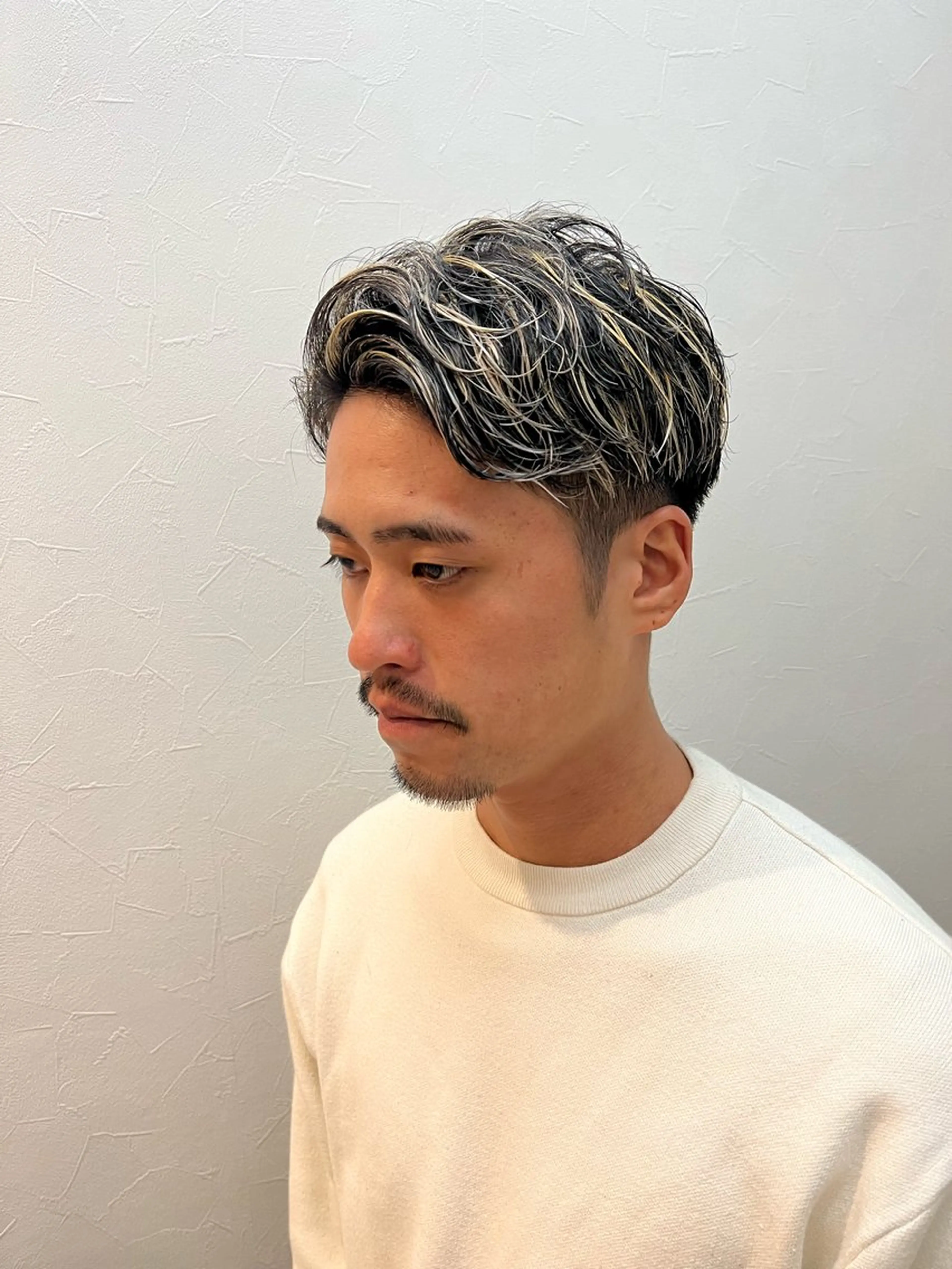 カラー メンズ メンズハイライト ハイライトカラー カット ヘアカラー トリートメント 宮下 愛璃紗のヘアスタイル