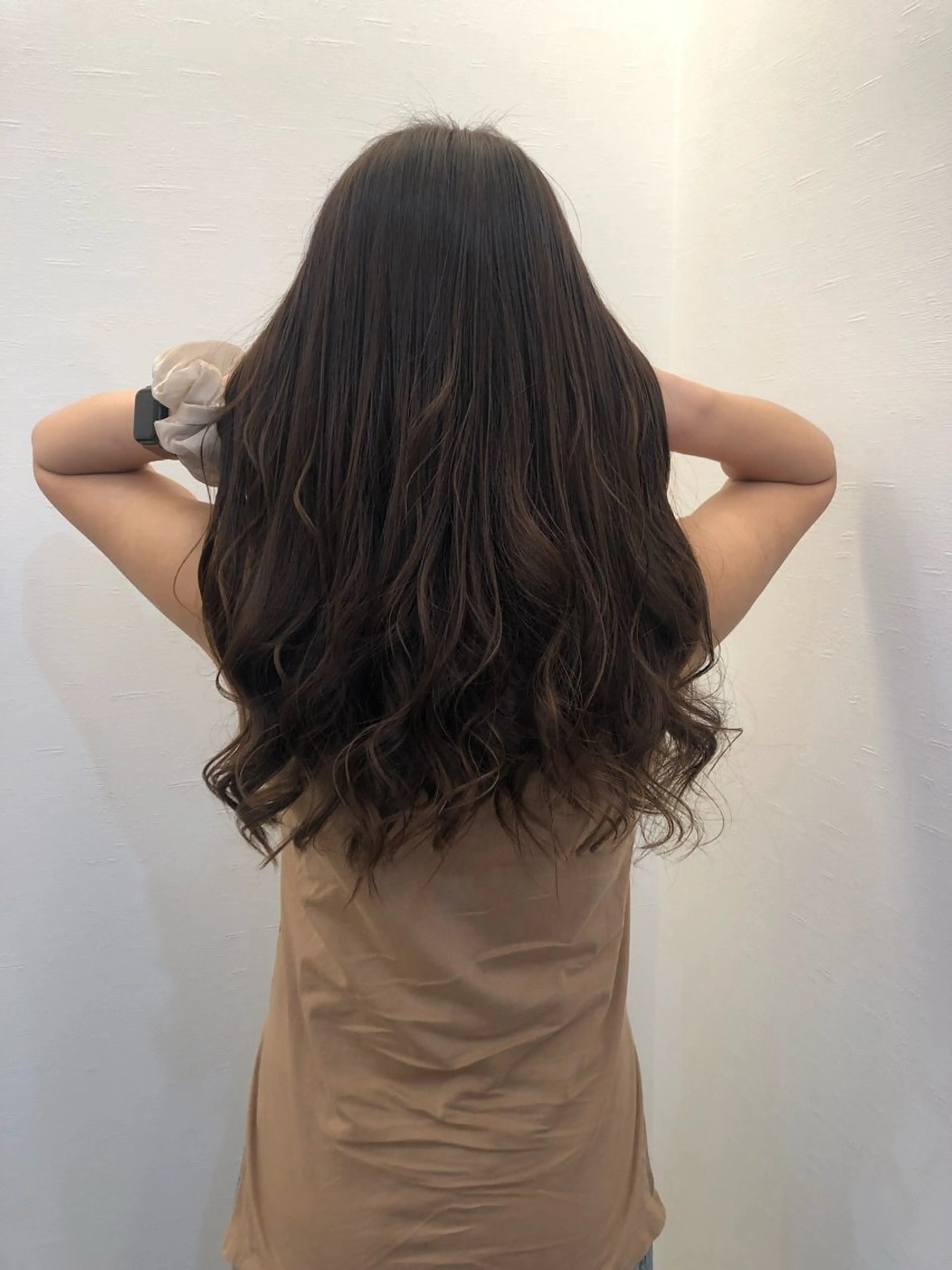 カラー ツノガイ エリのヘアスタイル