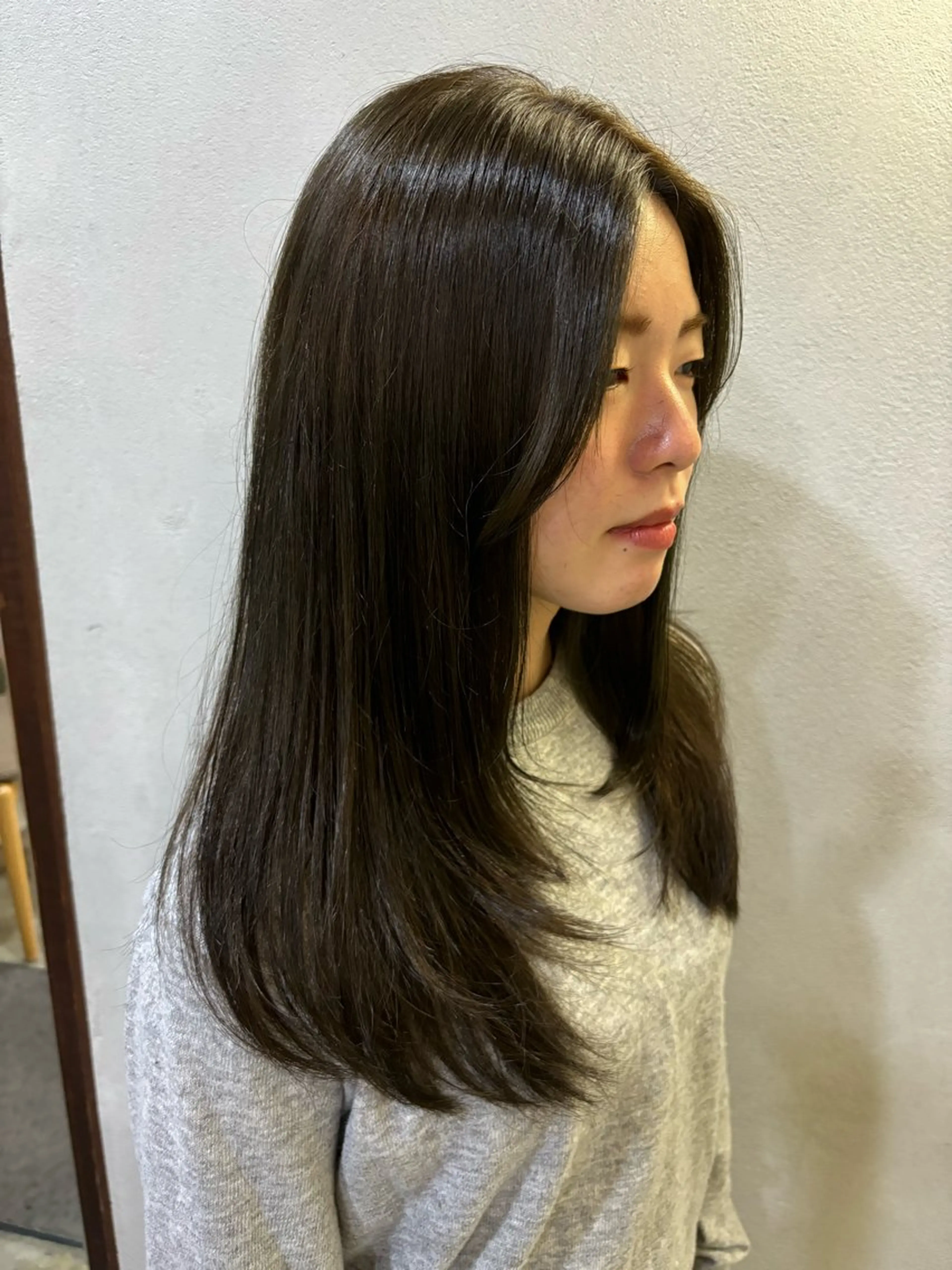 ミディアム カラー mono / Manatoのヘアスタイル