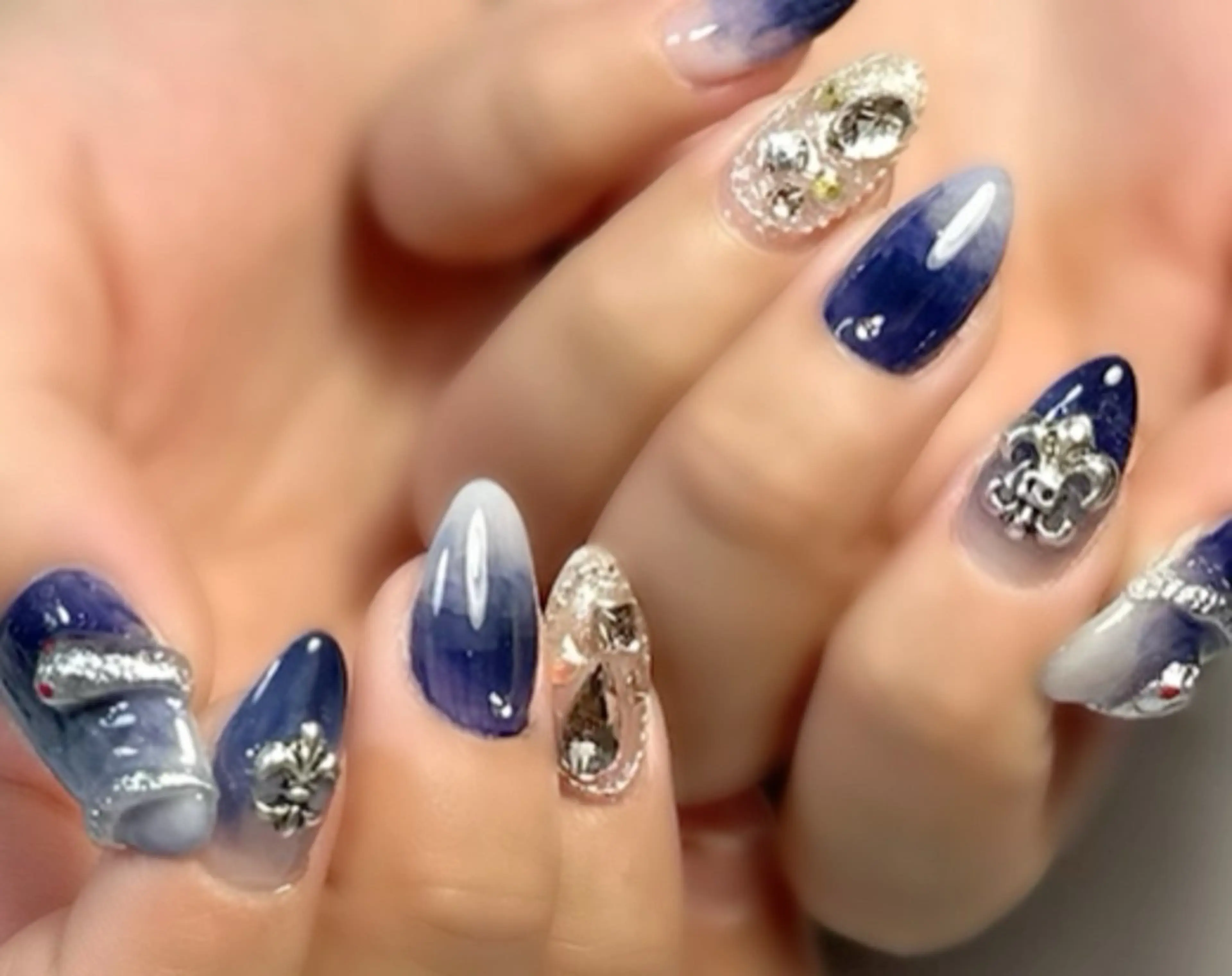 ネイル 新山 聖のネイルデザイン