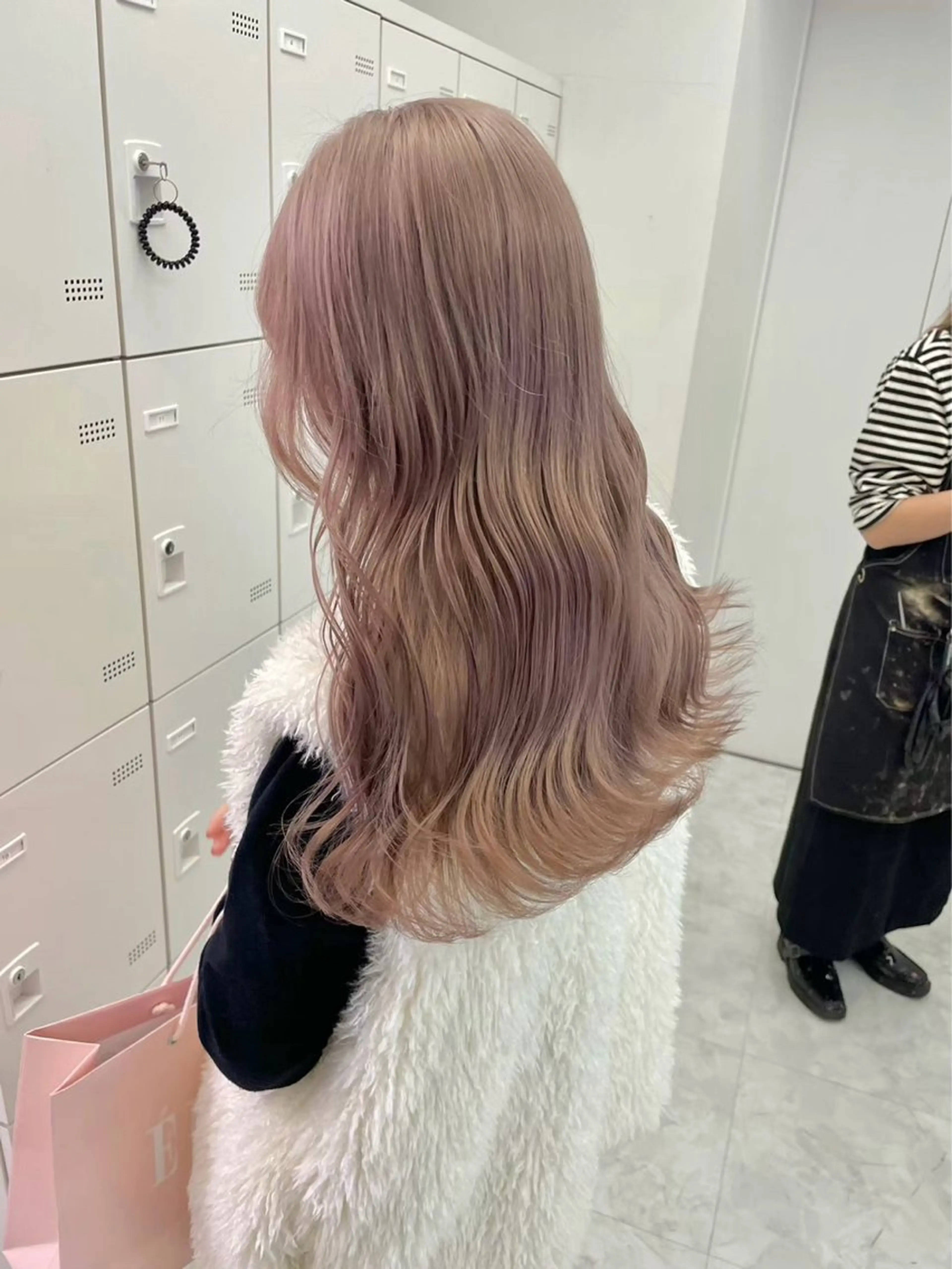 ロング カラー ヘアアレンジ ヘアカラー トリートメント ヘアセット 透明感💕今っぽ似合 わせ𝐍𝐨. 𝟏のヘアスタイル