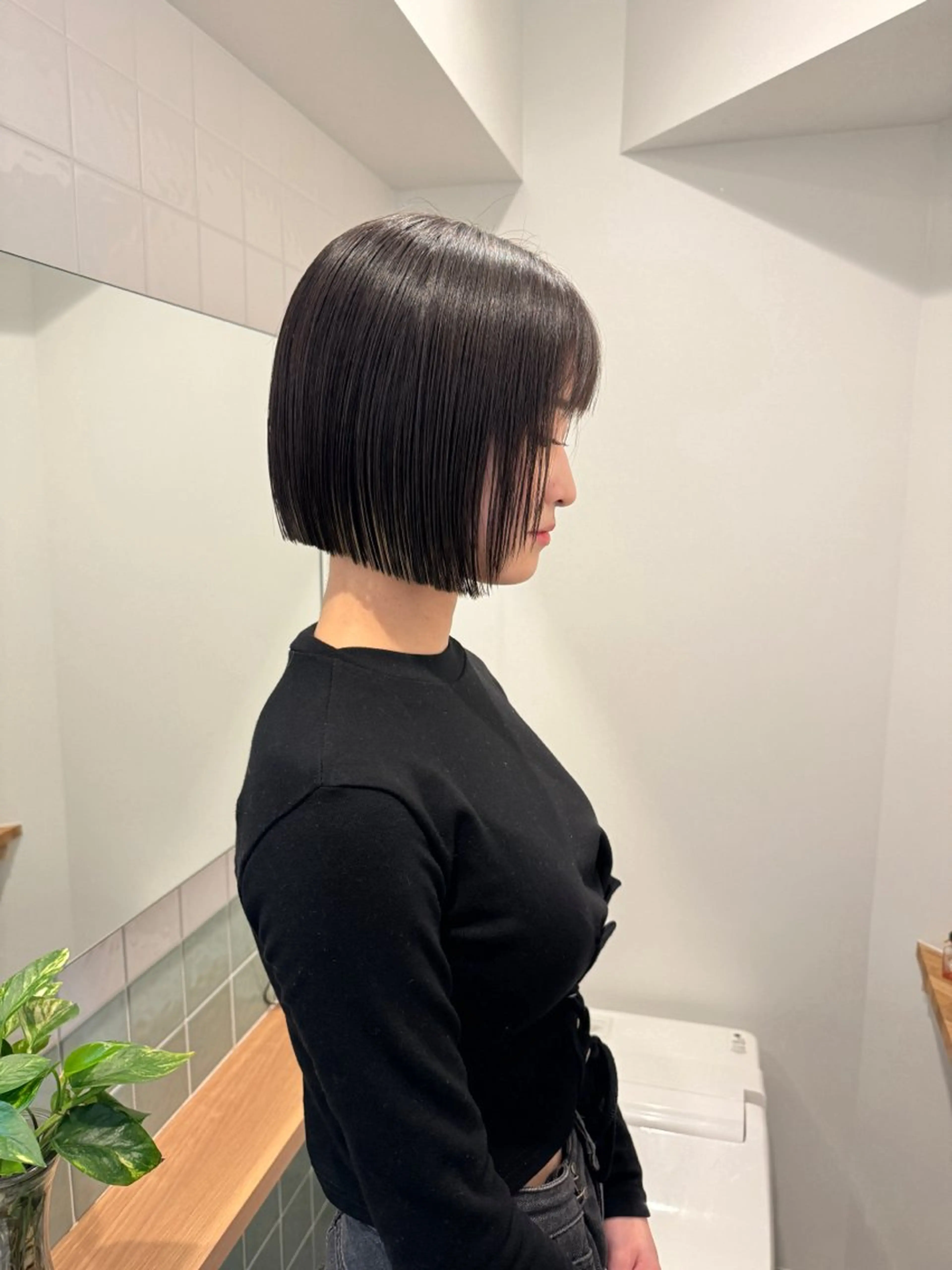 ショート 切りっぱなしボブ レイヤー/縮毛矯正のヘアスタイル