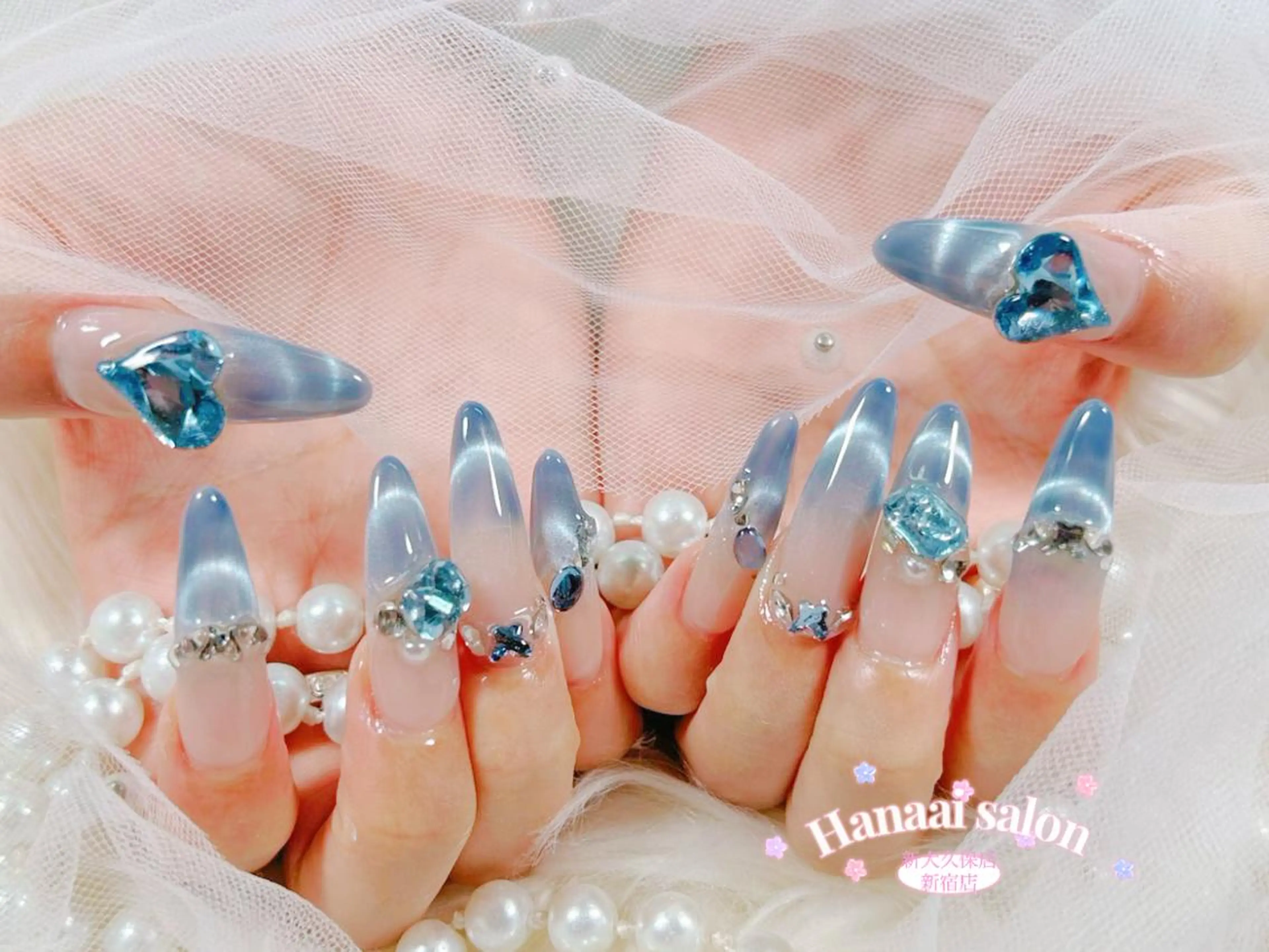 ネイル アートネイル フラッシュネイル フットネイル ジェルネイル グラデーション Hanaai Salon新大久保店のネイルデザイン