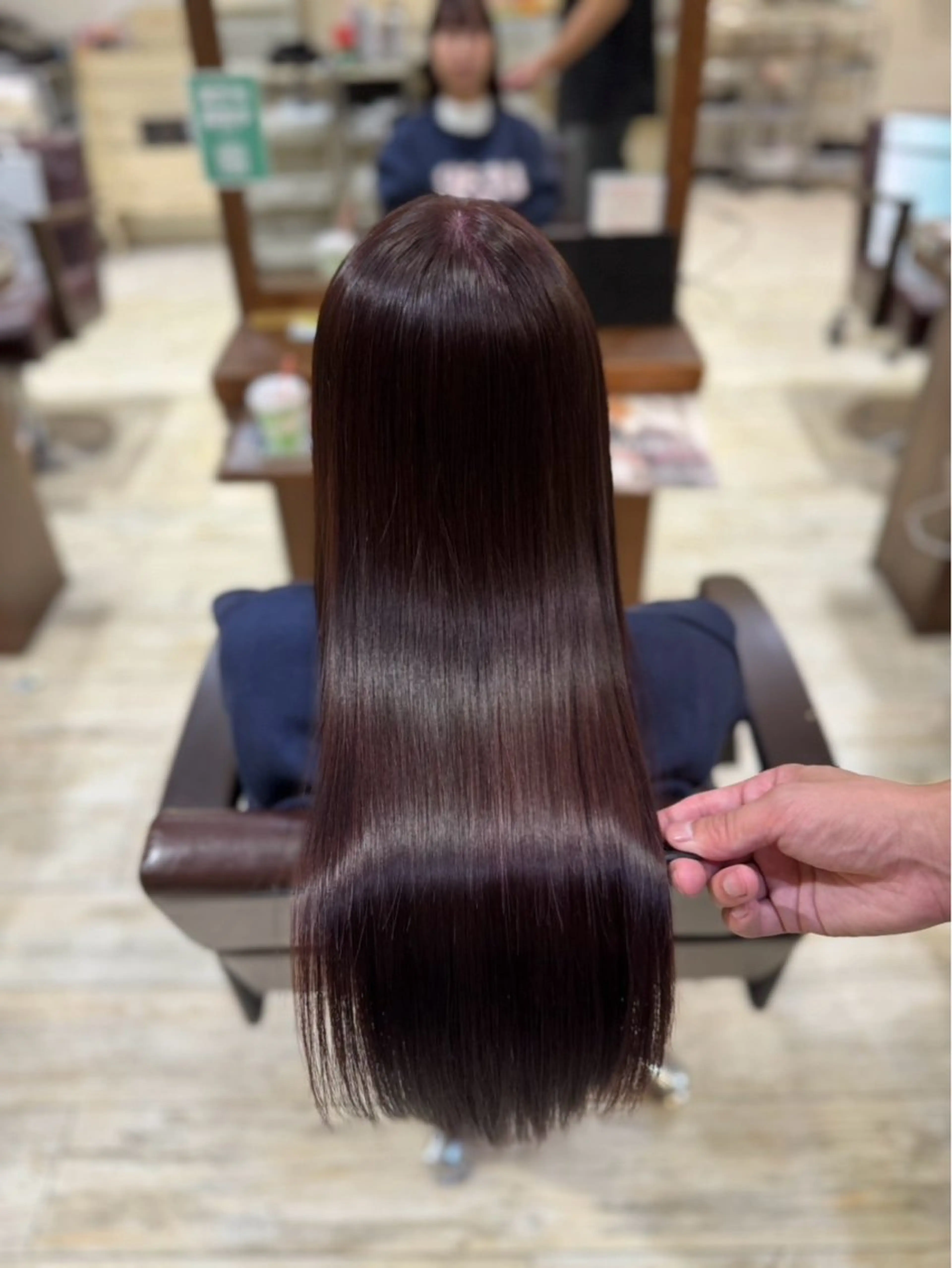 ロング カラー 三田 夏輝のヘアスタイル