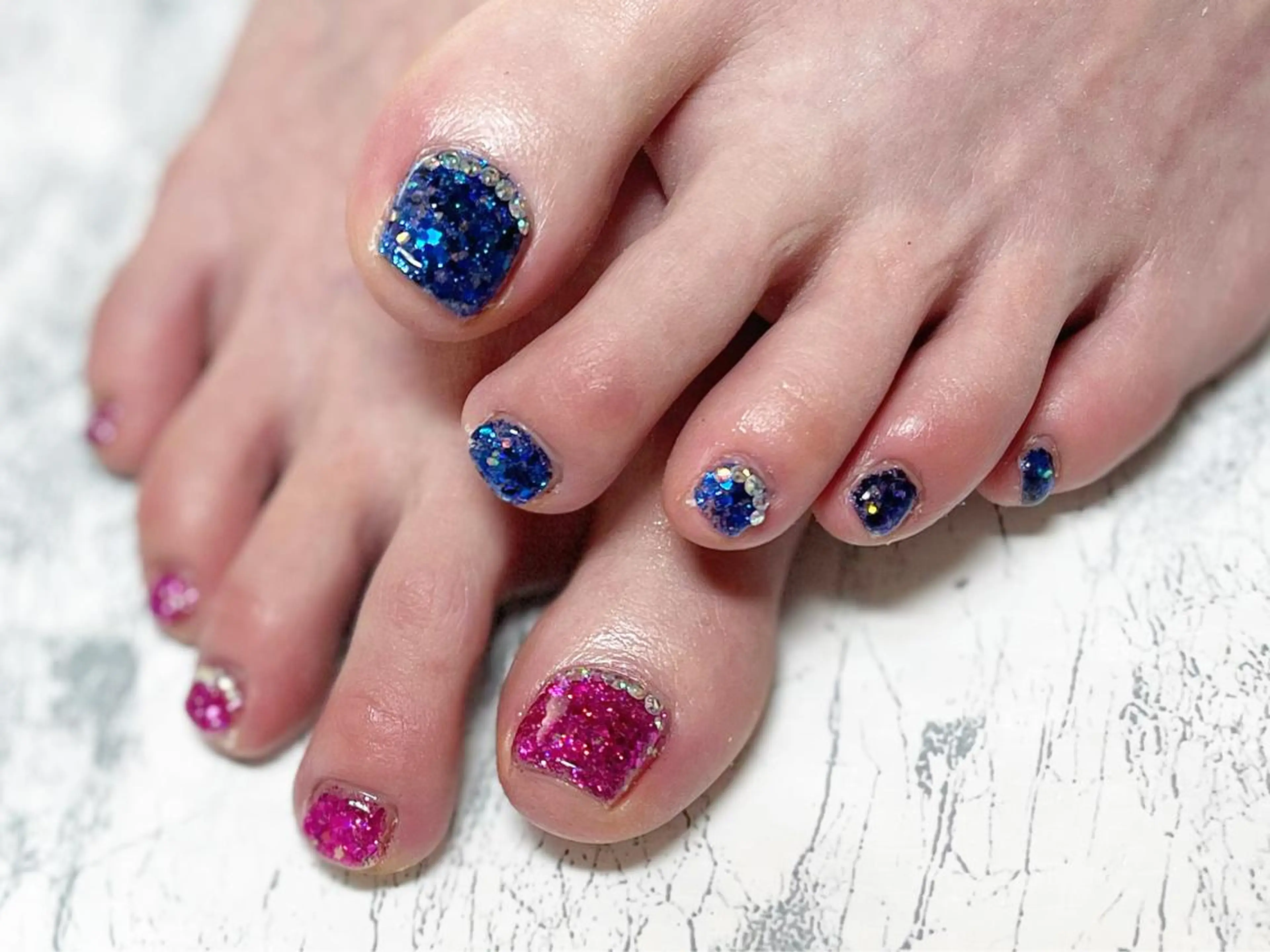 ネイル フットネイル ラメ(グリッター) ニュアンスネイル シンプルネイル 春ネイル nail fufla ♡yamane♡のネイルデザイン