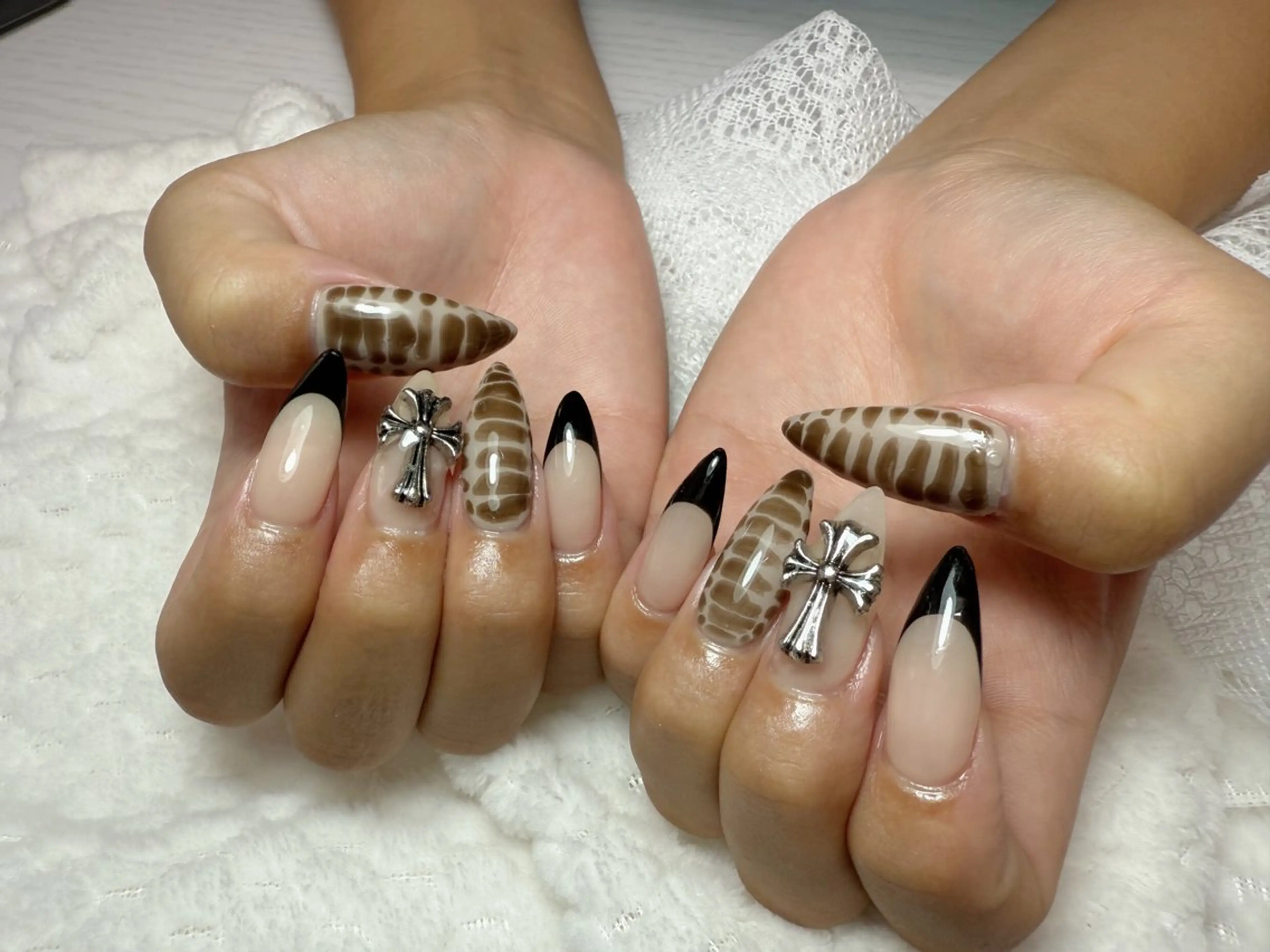 ネイル ハンドネイル Arva Manaのネイルデザイン