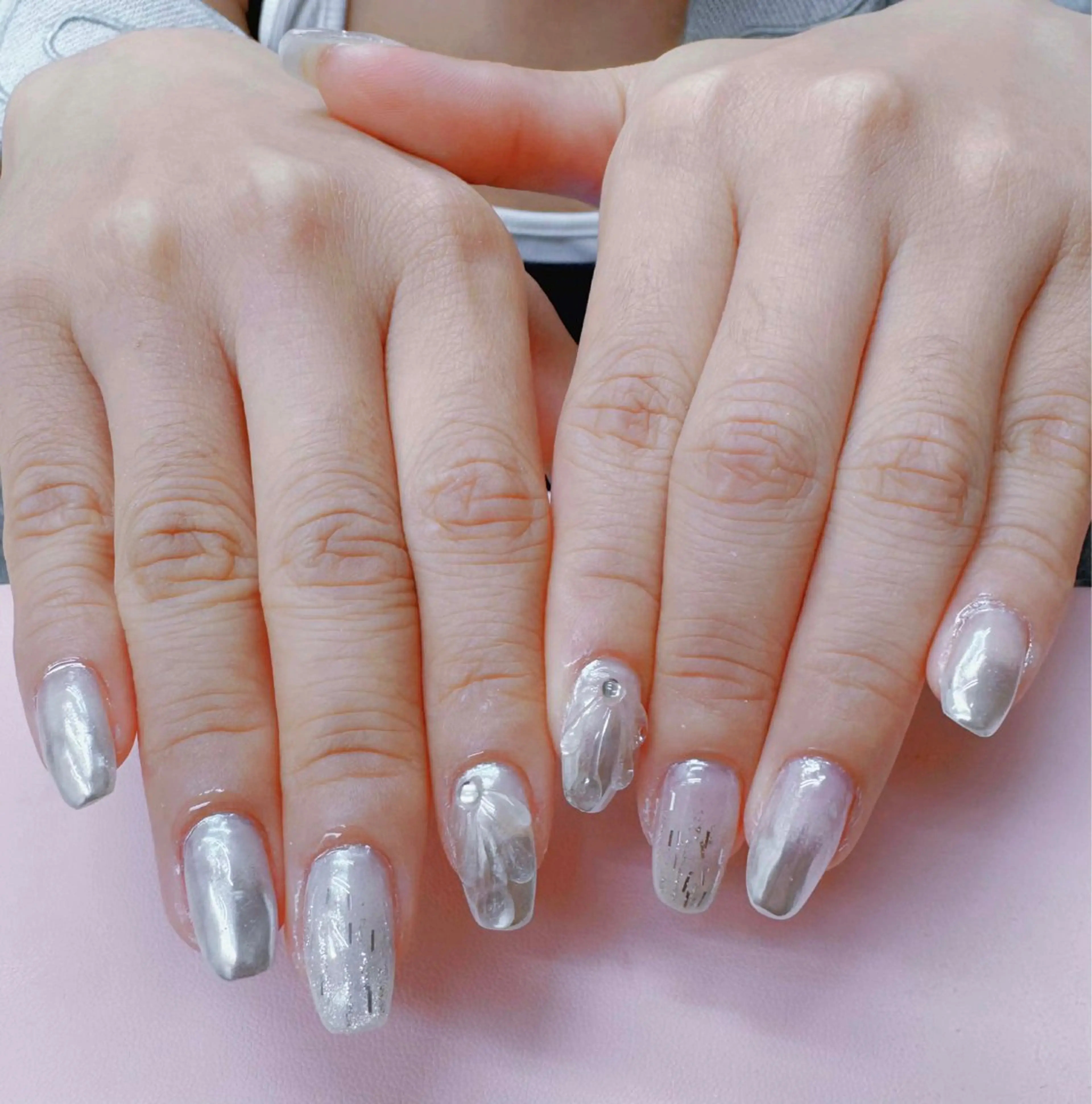 ミラーグラデーションネイルの写真