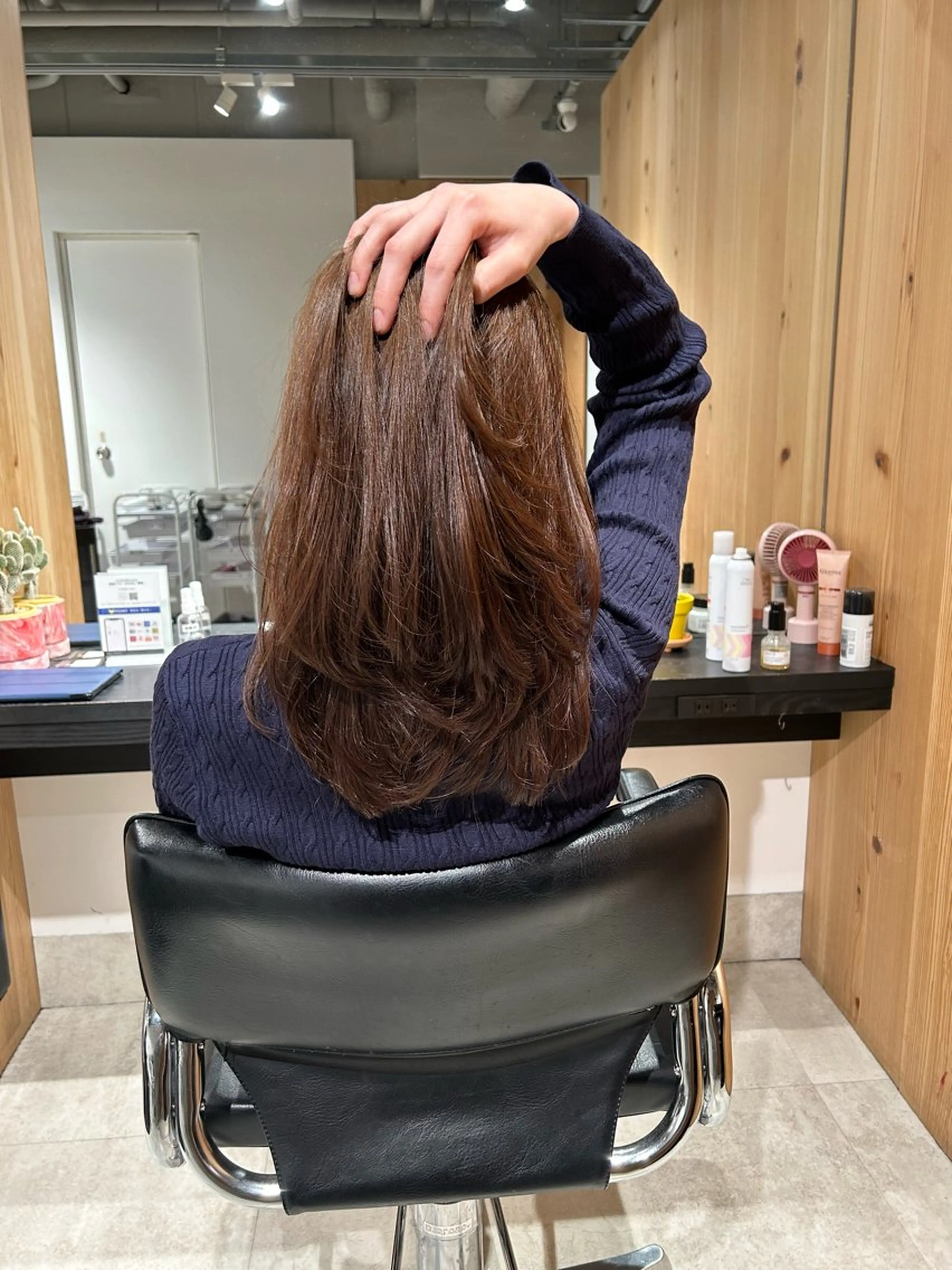ロング カラー ベージュカラー ミルクティーベージュ レイヤーカット カット ヘアカラー トリートメント ヘッドスパ スキバサミを使わない カット🌼唯🌼のヘアスタイル