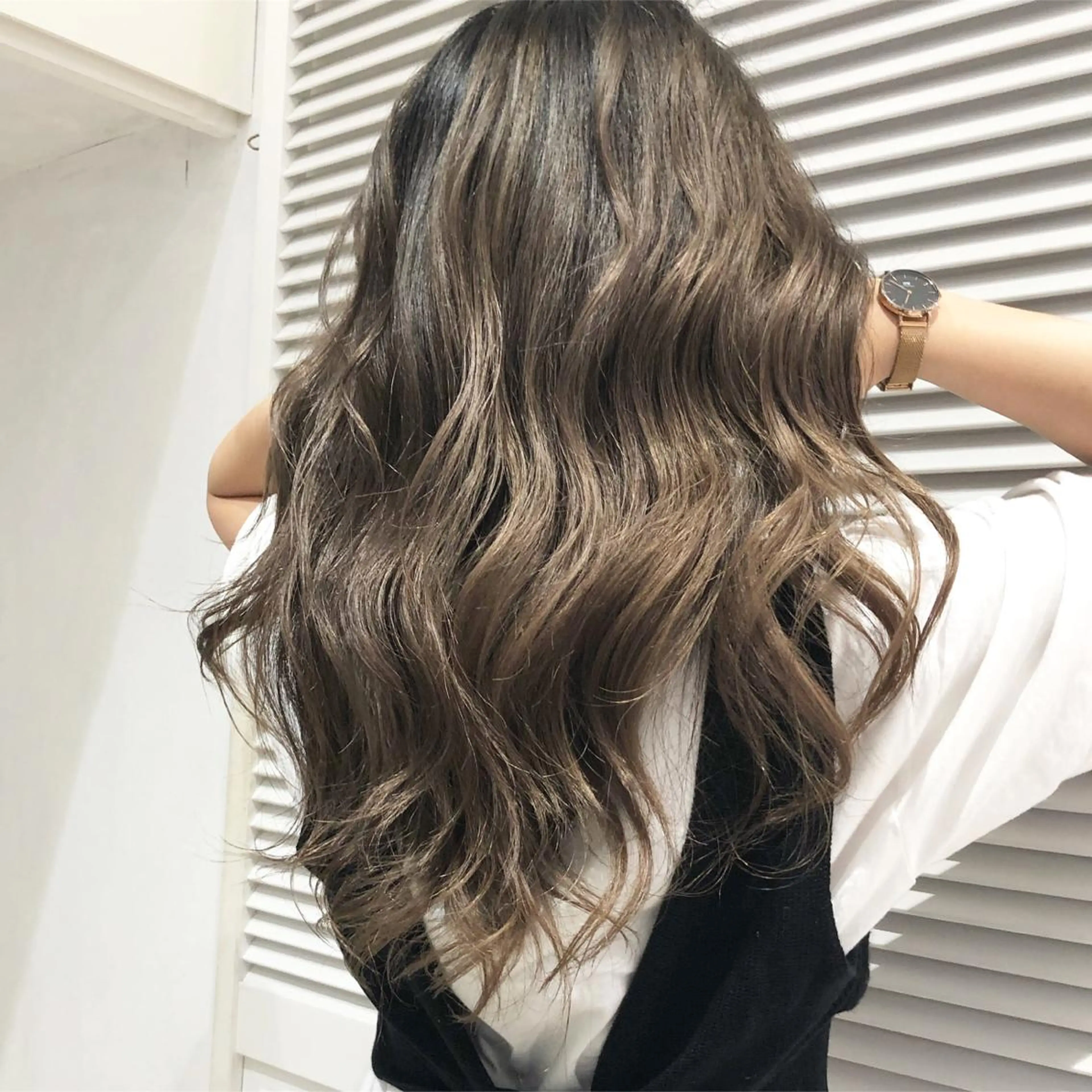 セミロング カラー タナカ タクヤのヘアスタイル