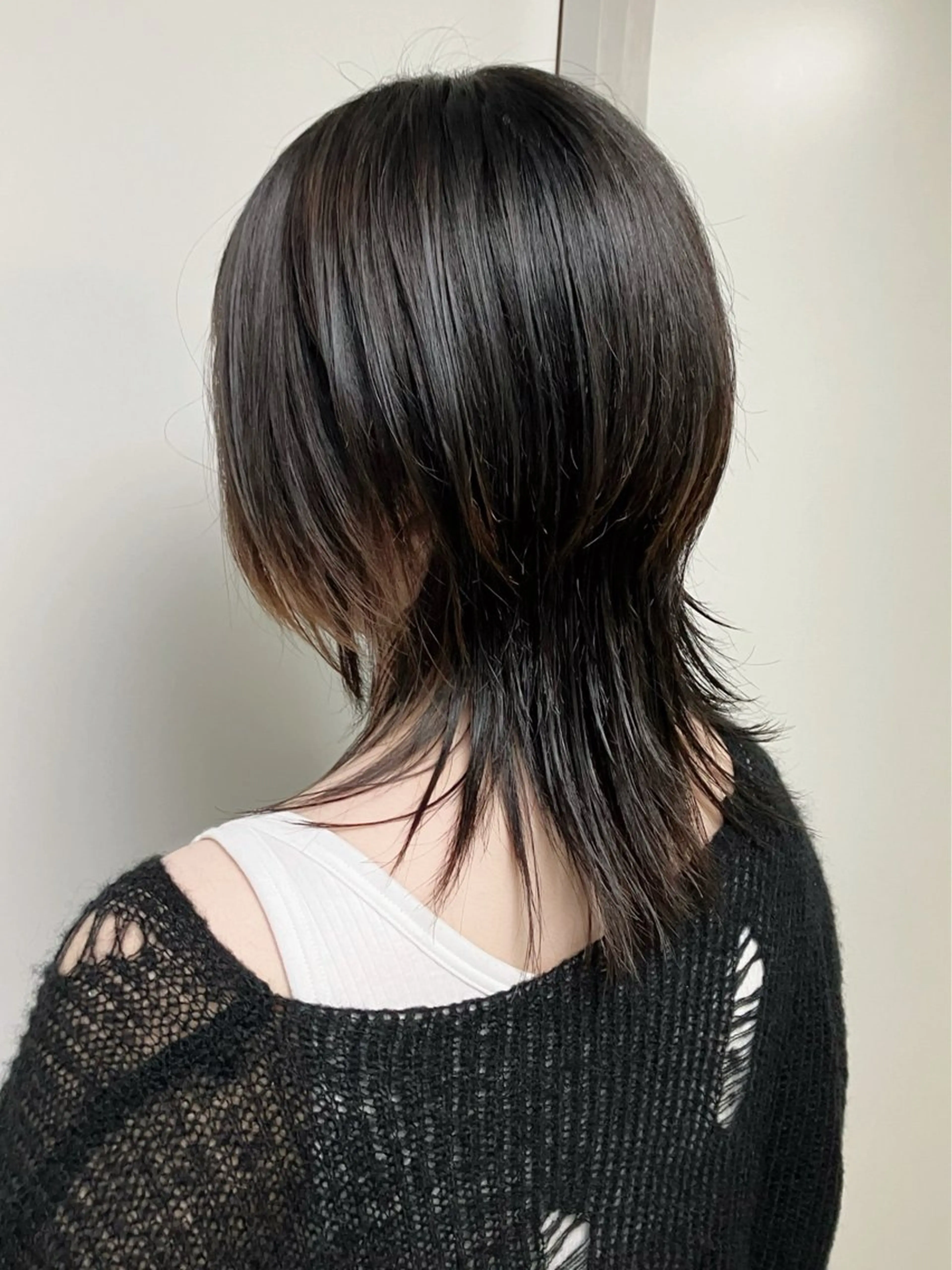 ミディアム ショートボブ ミディアムレイヤー ボブ レイヤーカット 似合わせカット fumikaブリーチ /ウルフのヘアスタイル