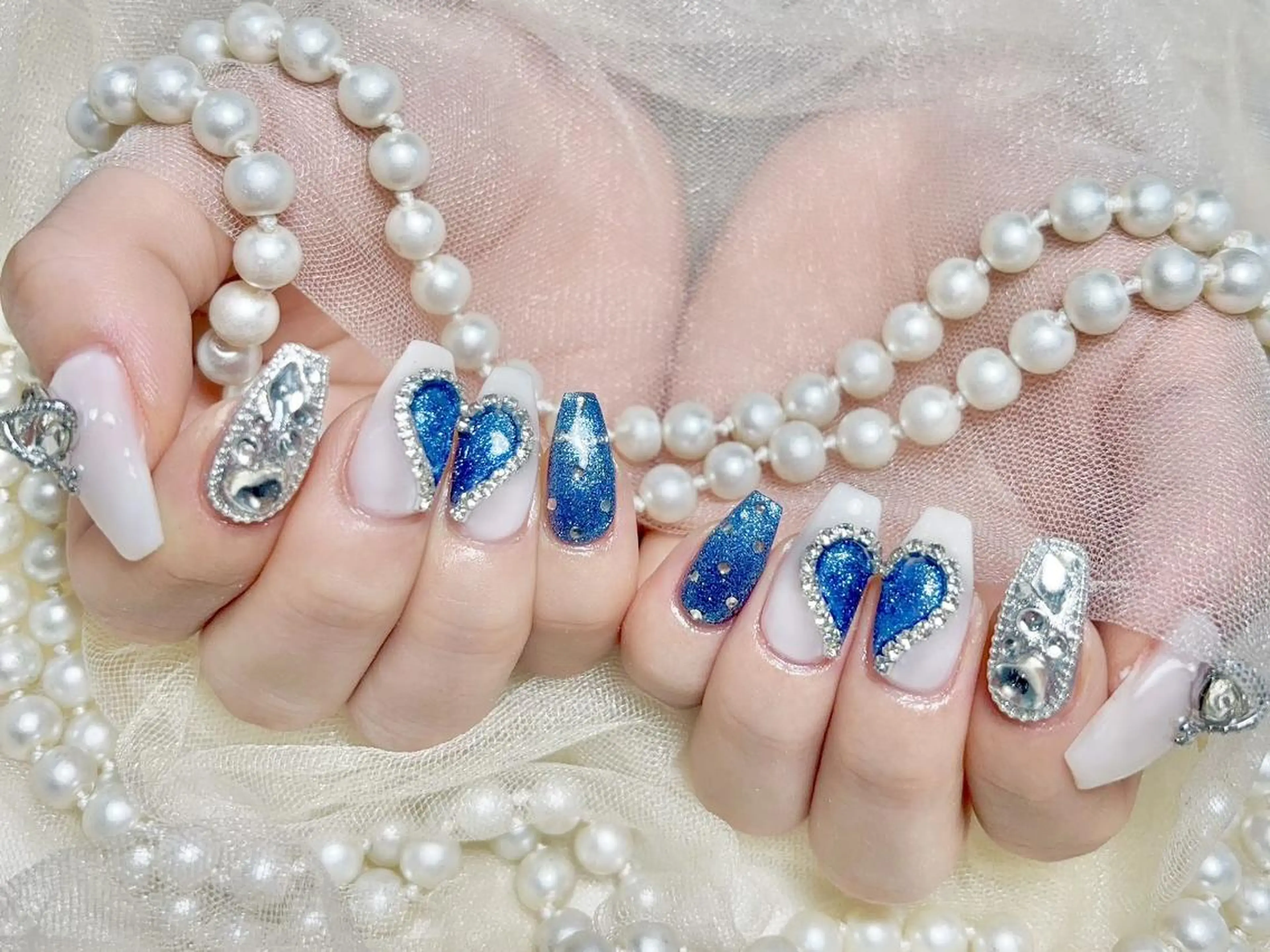 ネイル Hanya 🌈のネイルデザイン