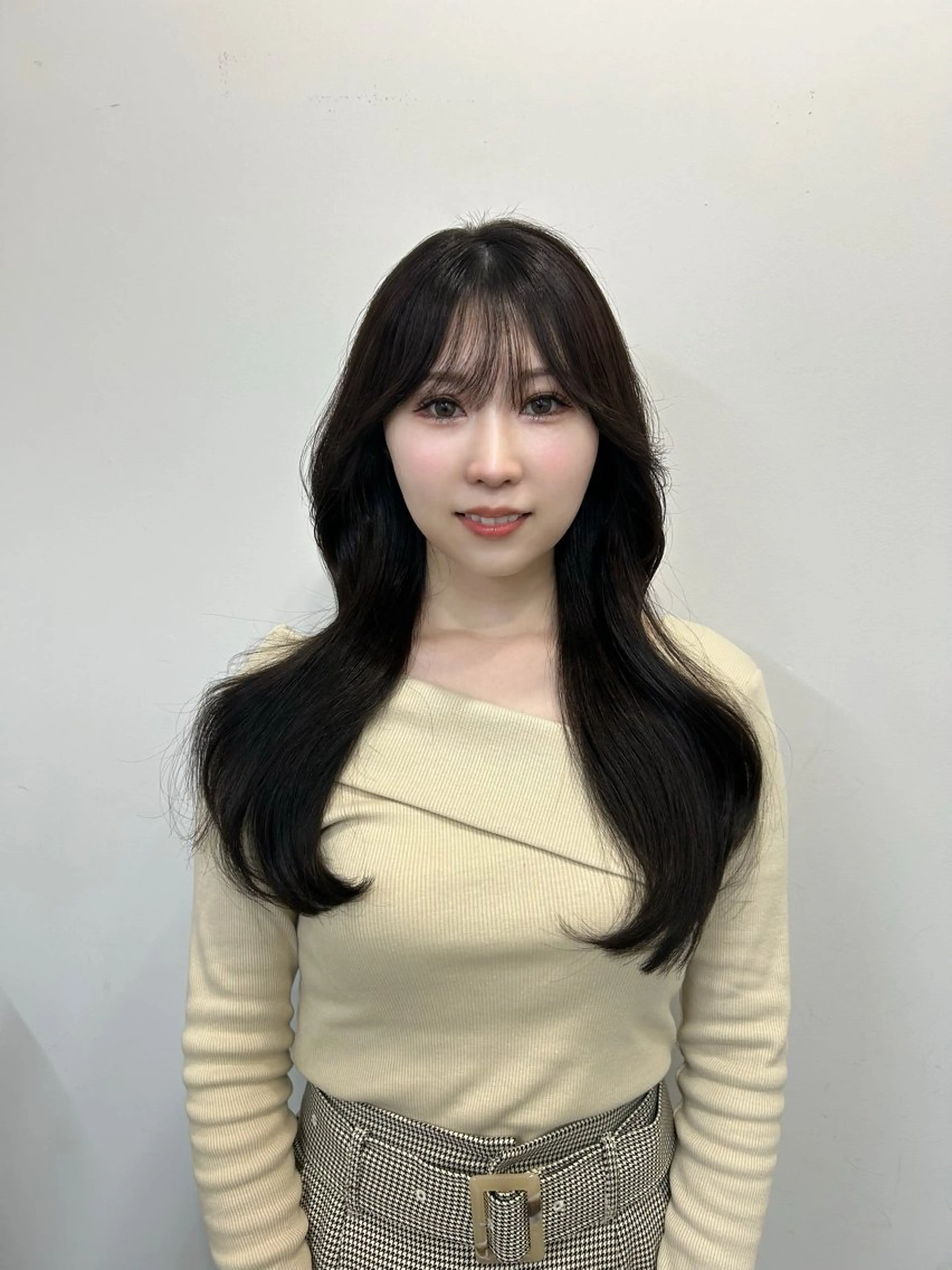 ロング カラー ブリーチ 透明感カラー ハイトーンカラー ブリーチなしカラー ボブ 梅田l大人韓国ヘア レイヤー×艶カラーのヘアスタイル