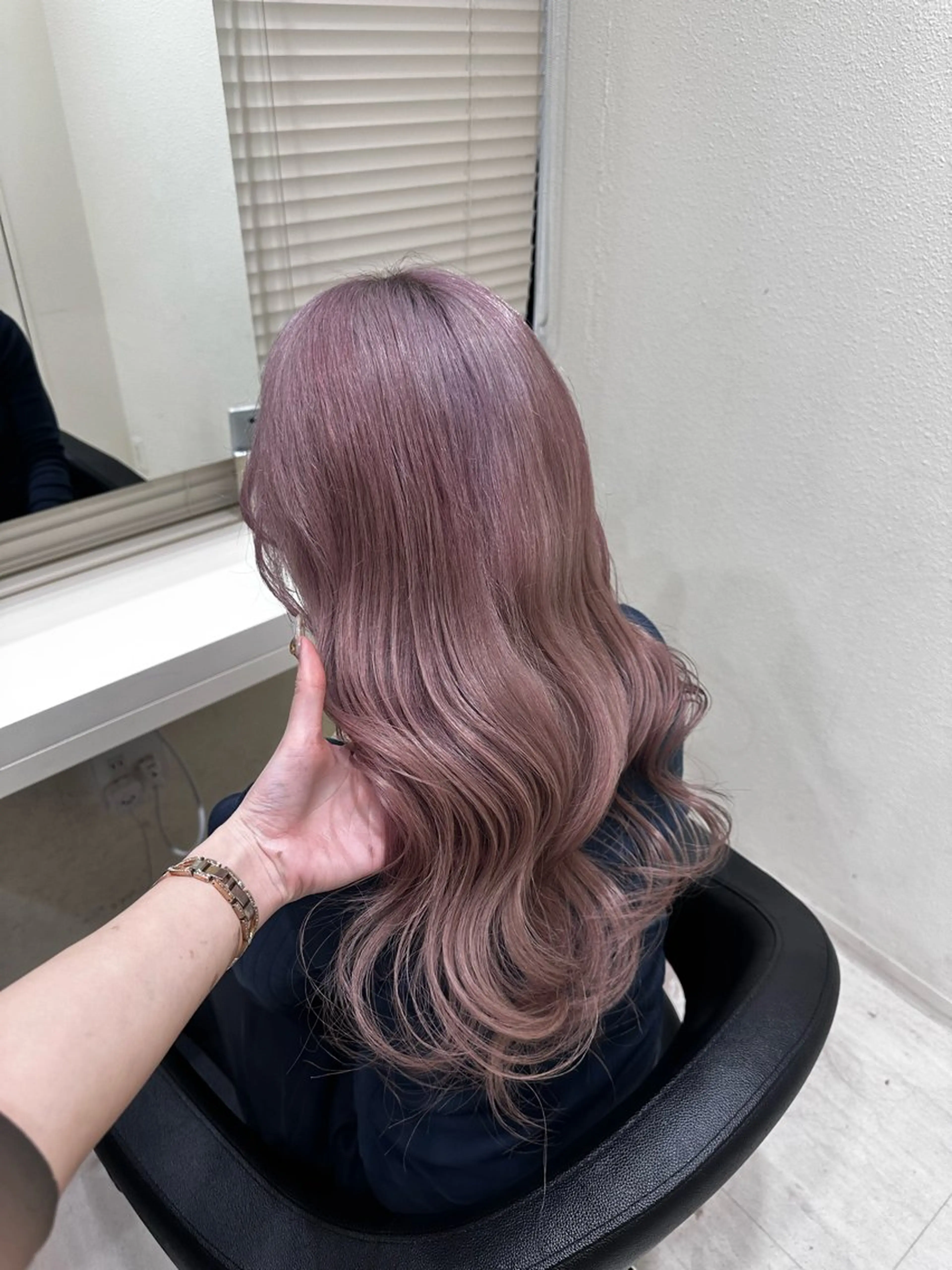 ロング ヘアカラー ️🫧 AINE 🫧ハイトーンカラーのヘアスタイル