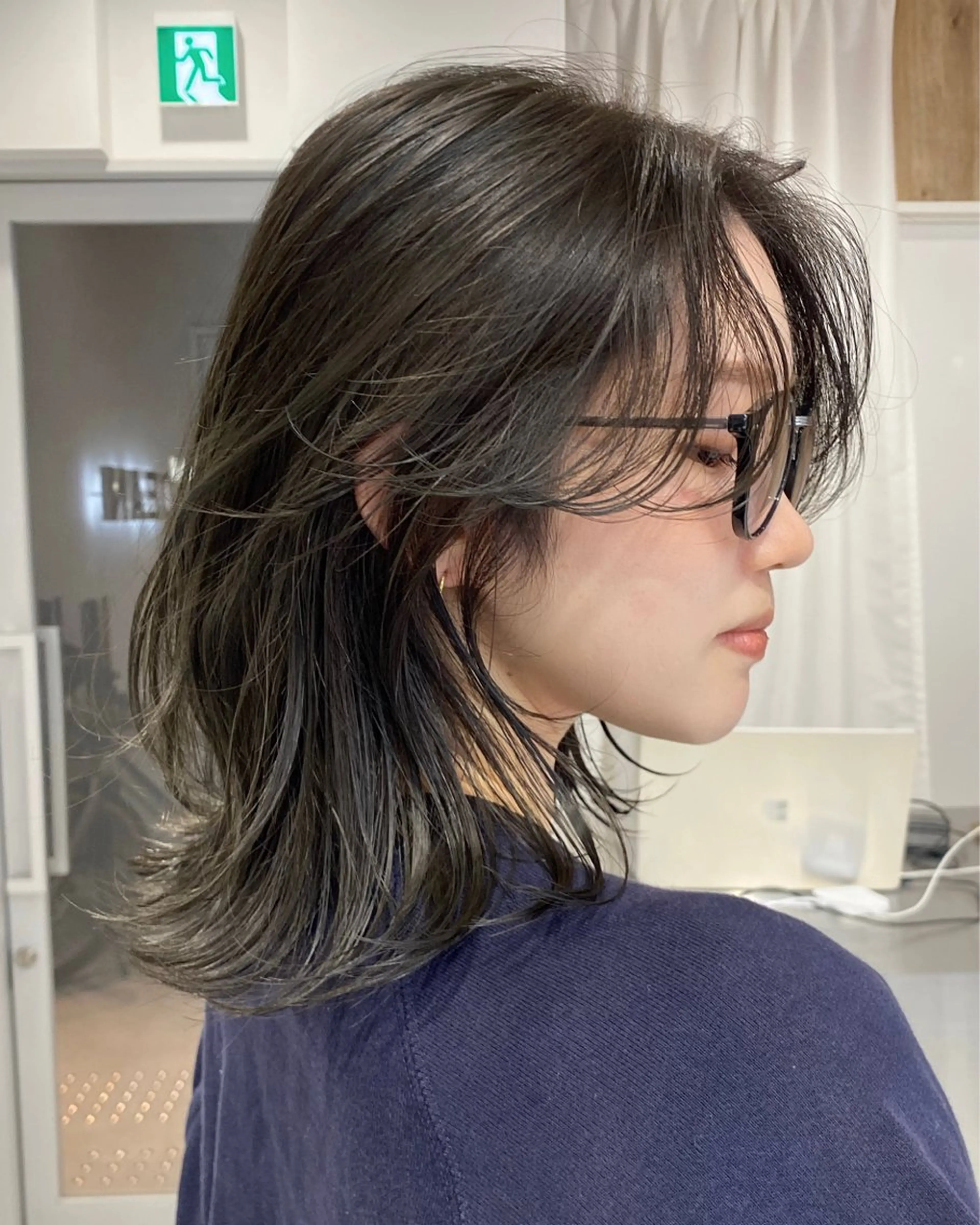 セミロング 都筑 莉佳子のヘアスタイル
