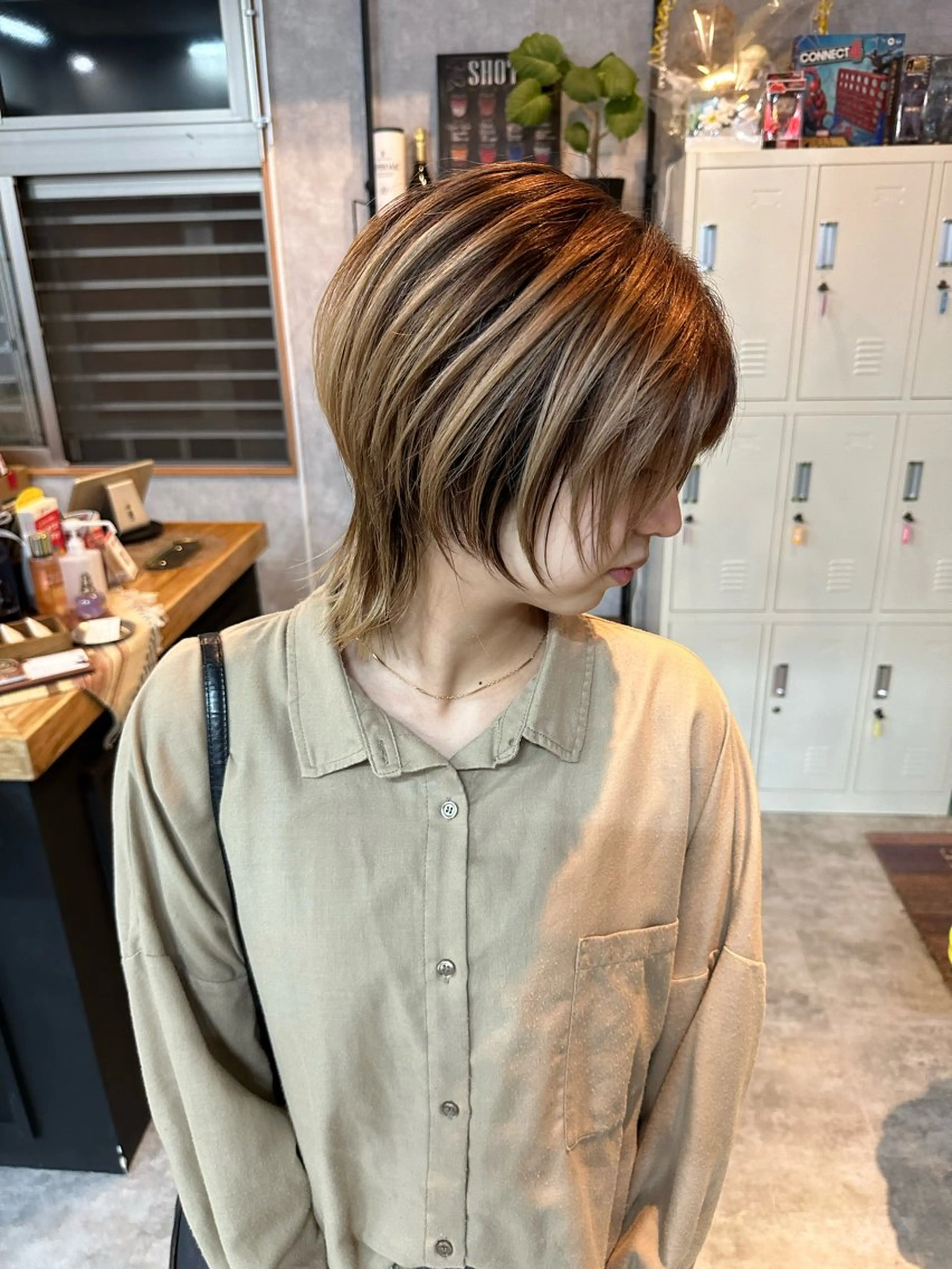 ショート 切りっぱなしボブ ショートボブ ハンサムショート 丸みショート ボブ カット ヘアカラー トリートメント モテ髪/ボブ/ショー ト/アダチフウトのヘアスタイル