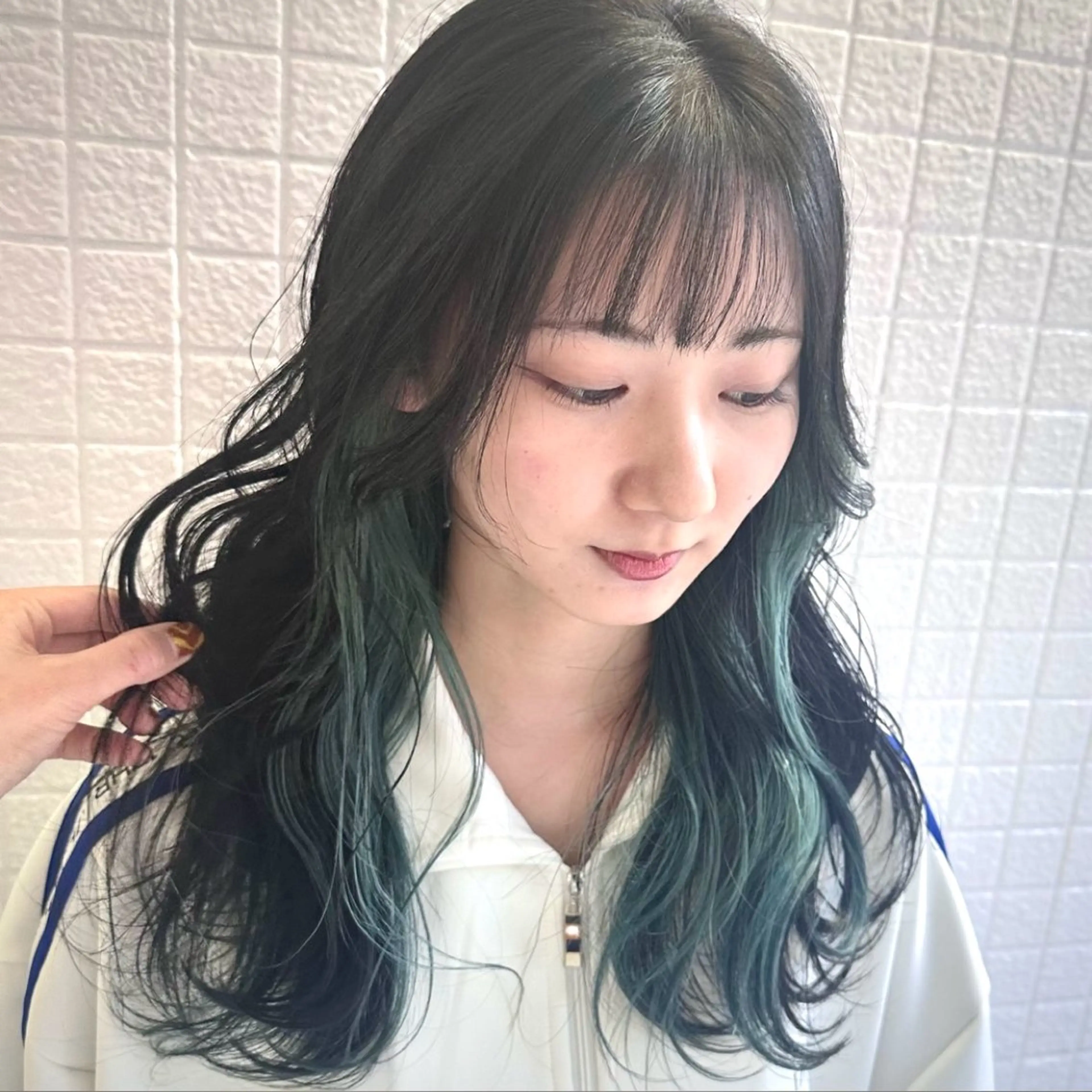 ミディアム カラー ヘアカラー トリートメント おしゃれハイトーン 💗AKARIのヘアスタイル