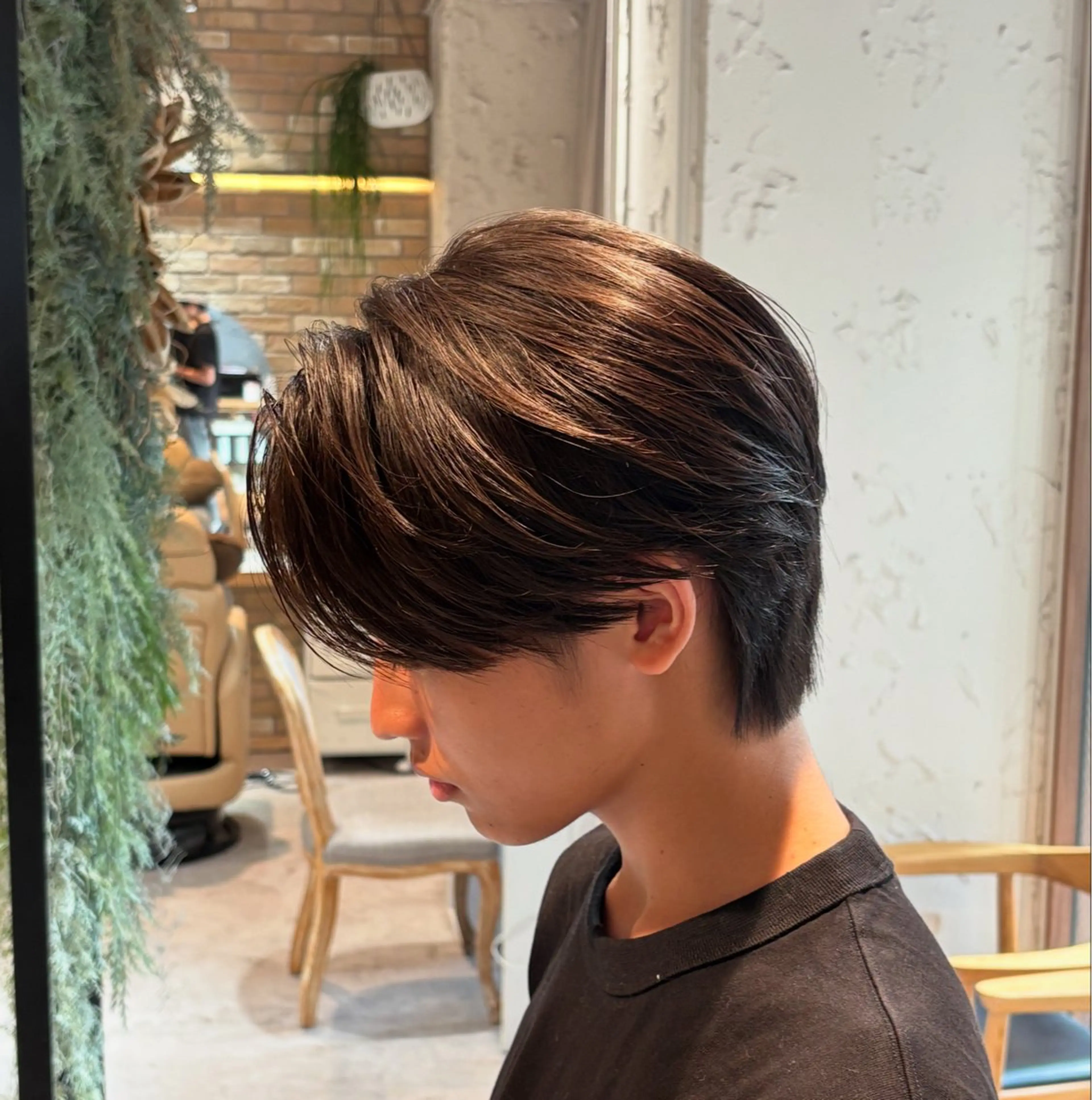 ショート メンズ センターパート 刈り上げ カット ヘッドスパ フェザー/シャドウ/ メッシュパーマのヘアスタイル