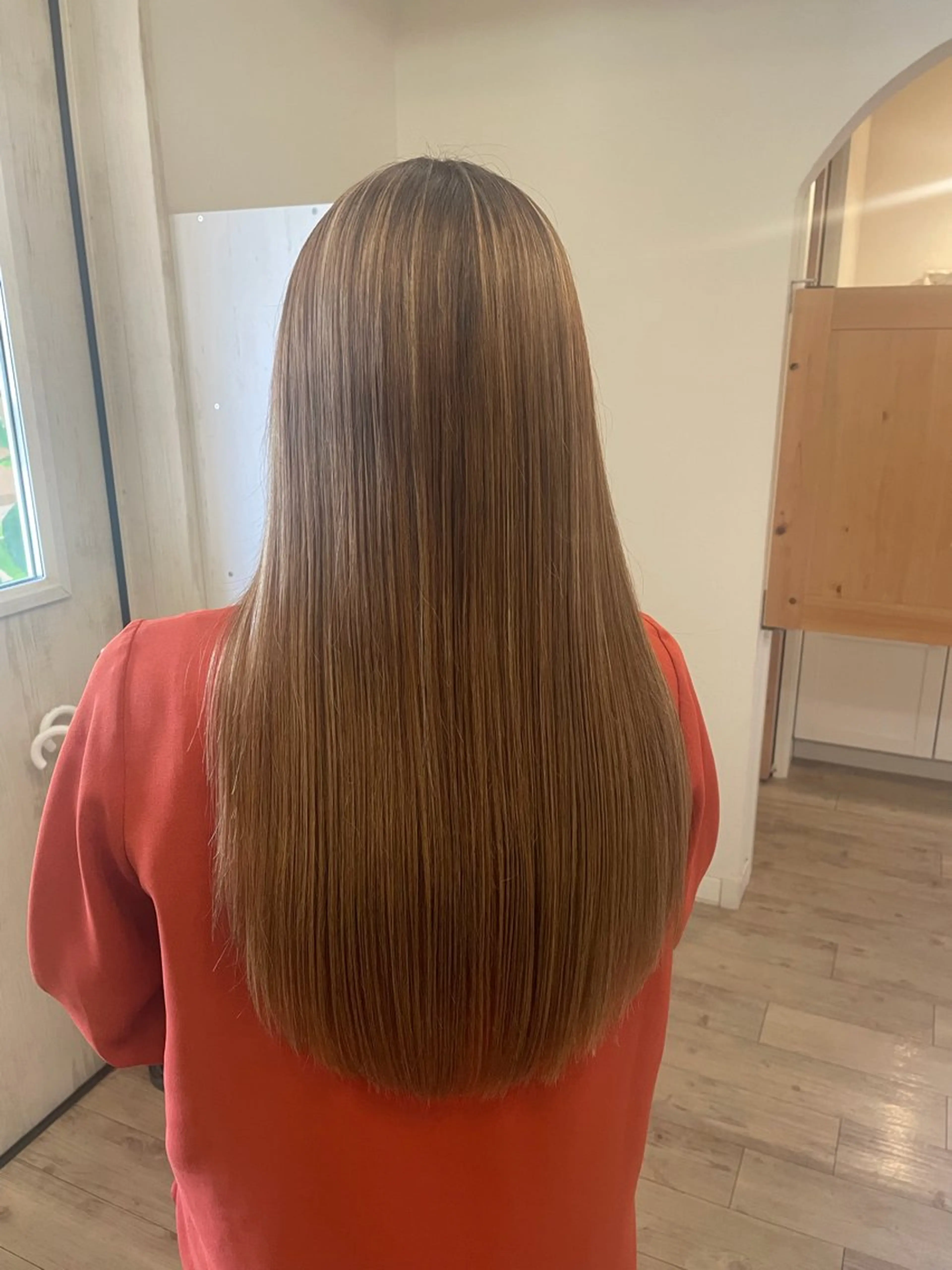 ロング カット トリートメント 田原春 花梨のヘアスタイル