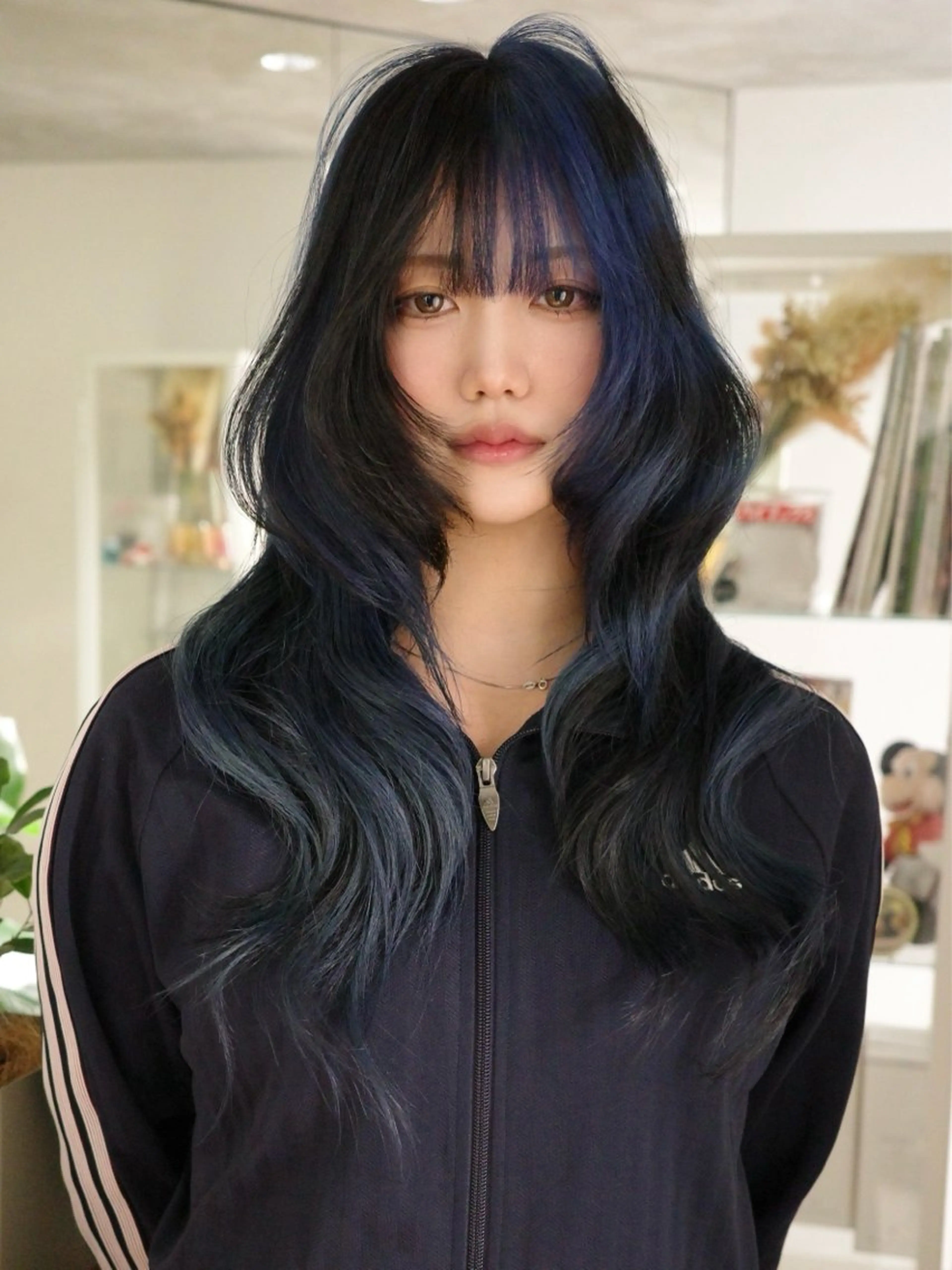 ロング カラー ヘアカラー イツク ⚡️ ルーツ/ハイトーンのヘアスタイル