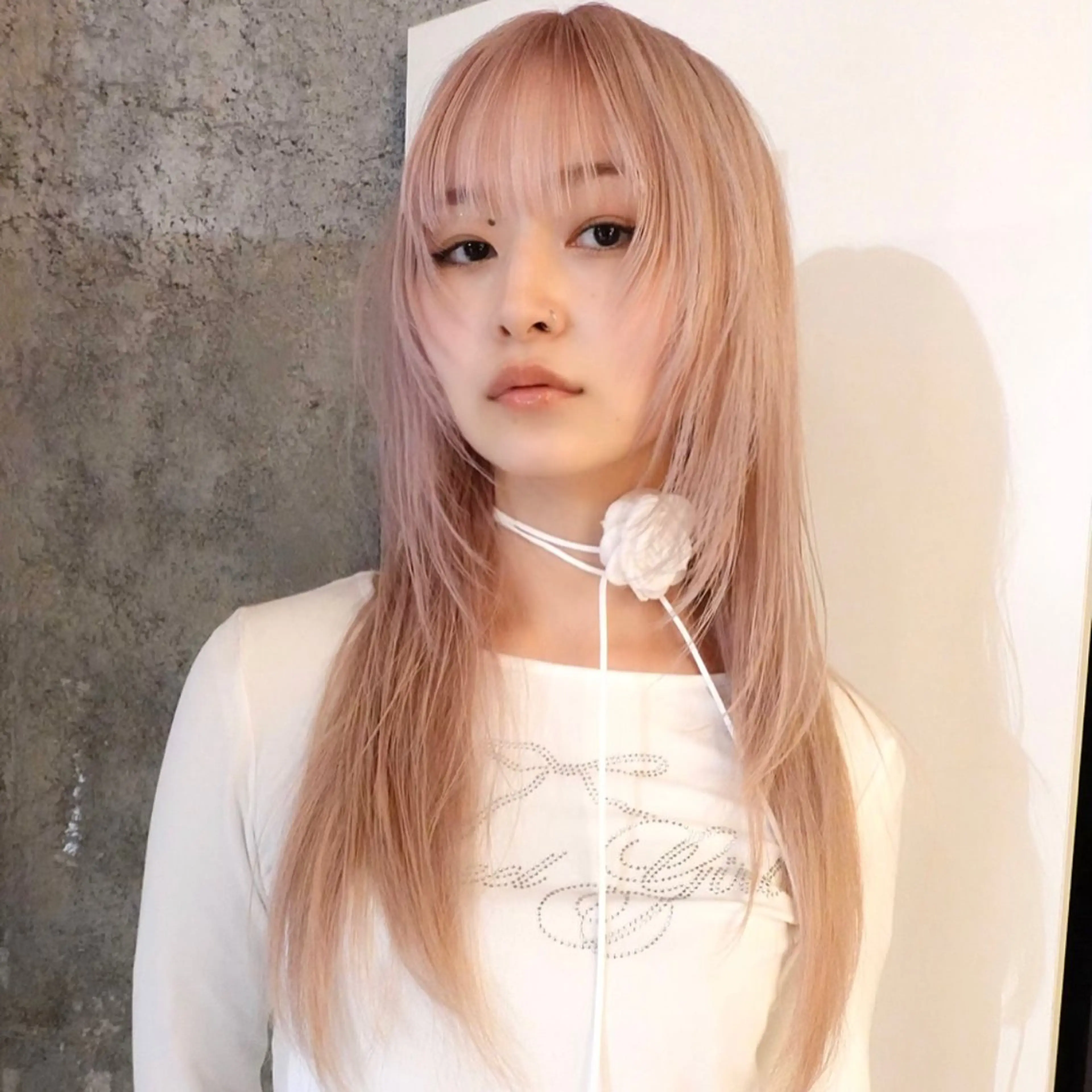 ロング カラー ブロンド ピンクカラー 顔まわりレイヤー レイヤーカット bloc japon所属・ﾌﾞﾚｲｽﾞ˚✧₊⁎ ﾚｲﾔｰToriのヘアスタイル