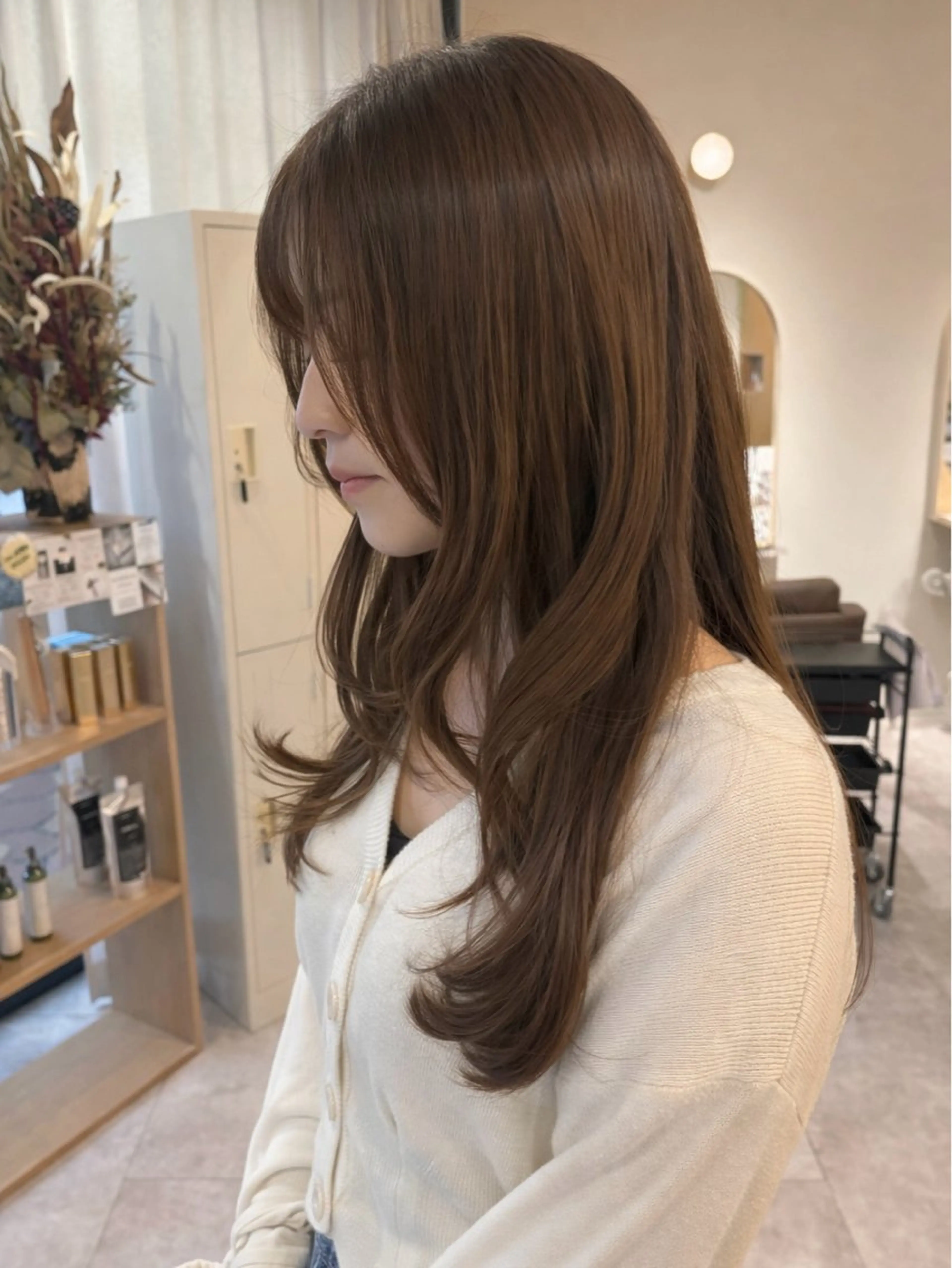 ロング 西田 朋華のヘアスタイル
