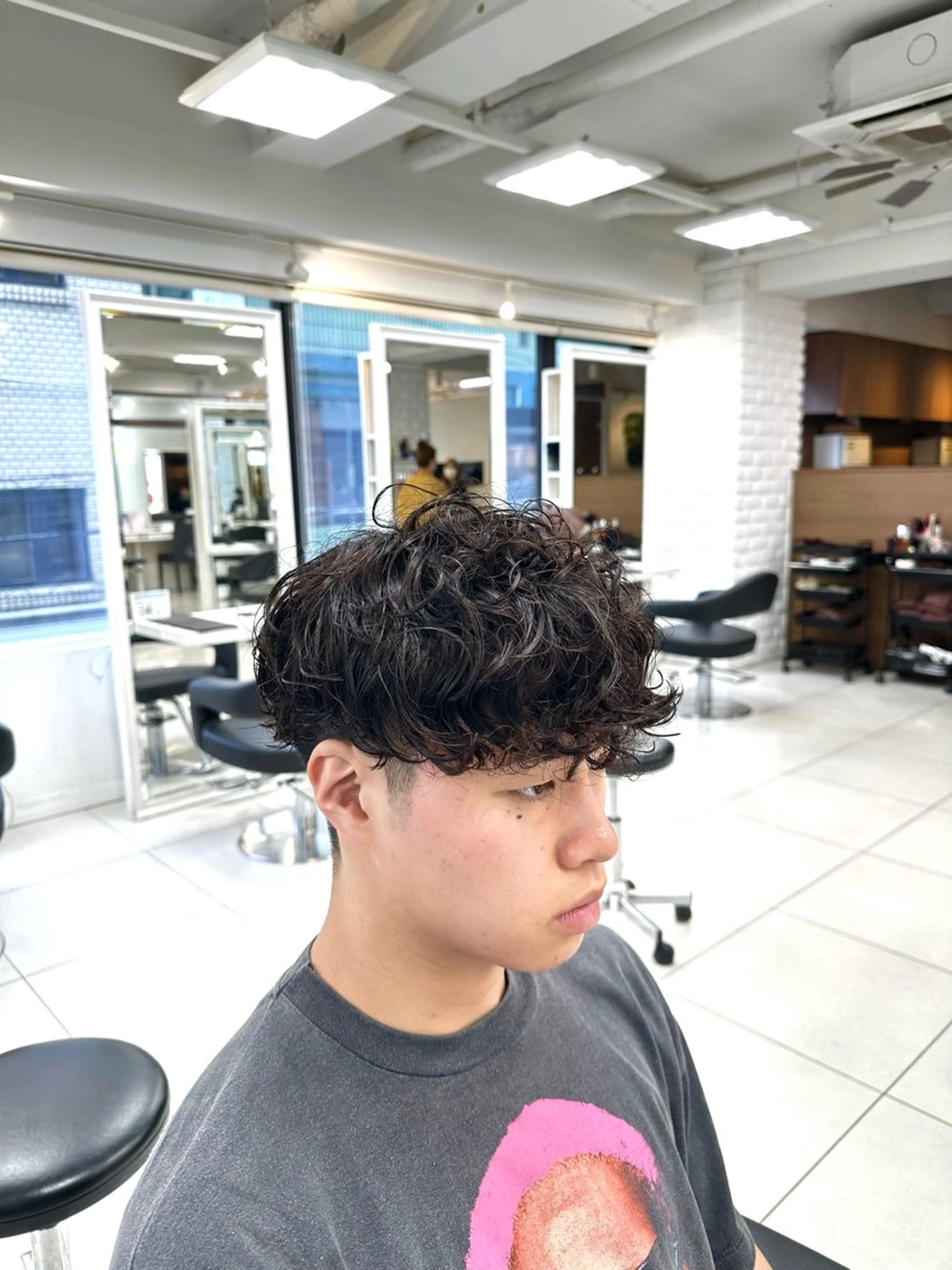ショート パーマ メンズ マッシュ スペインカール カット パーマ トリートメント フェザーパーマ職人 🪶ryosukeのヘアスタイル