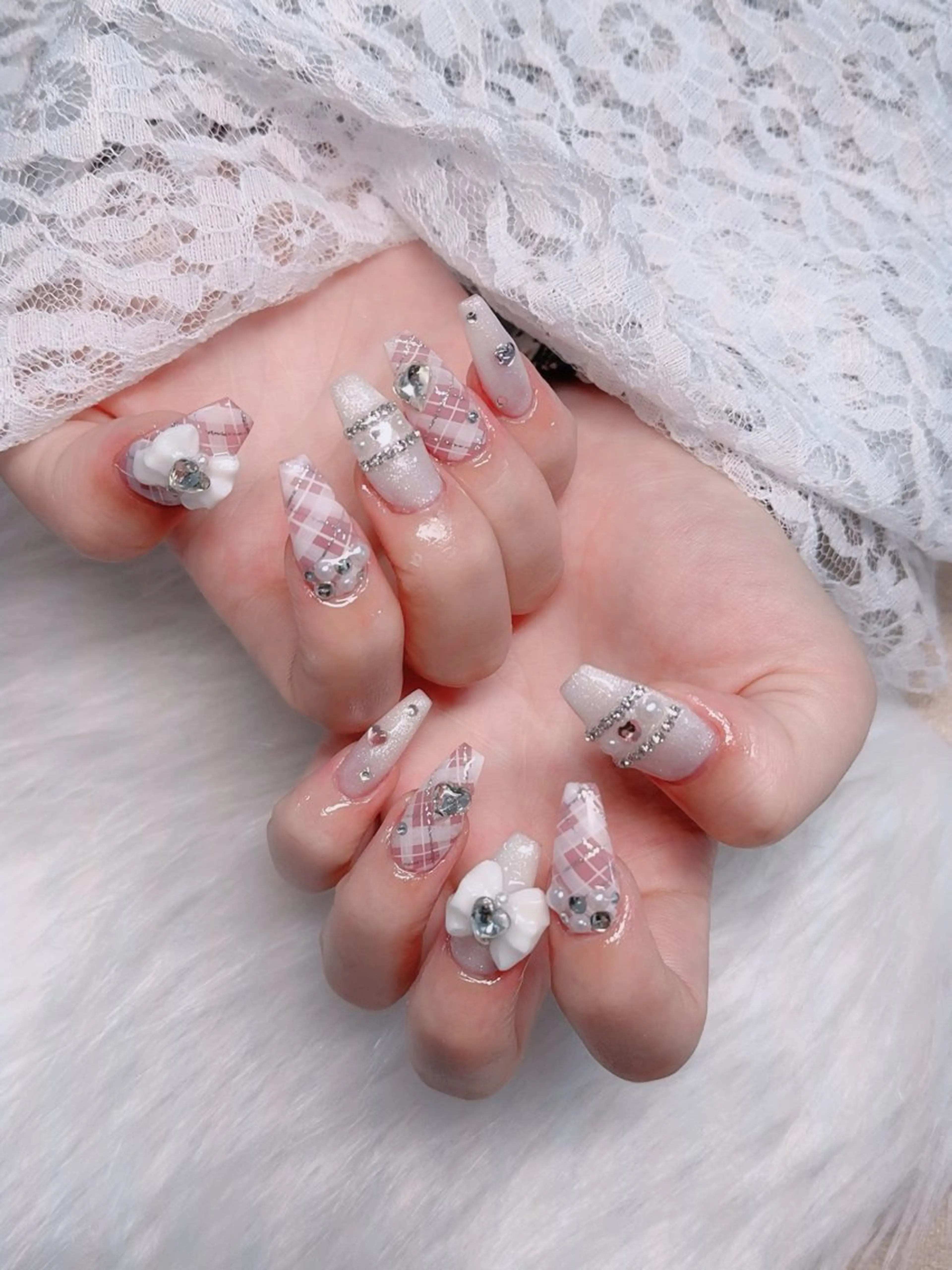ネイル フレンチネイル ジェルネイル ガラスフレンチ ハロウィン ハート ハンドネイル H.baby Nail Salonのネイルデザイン