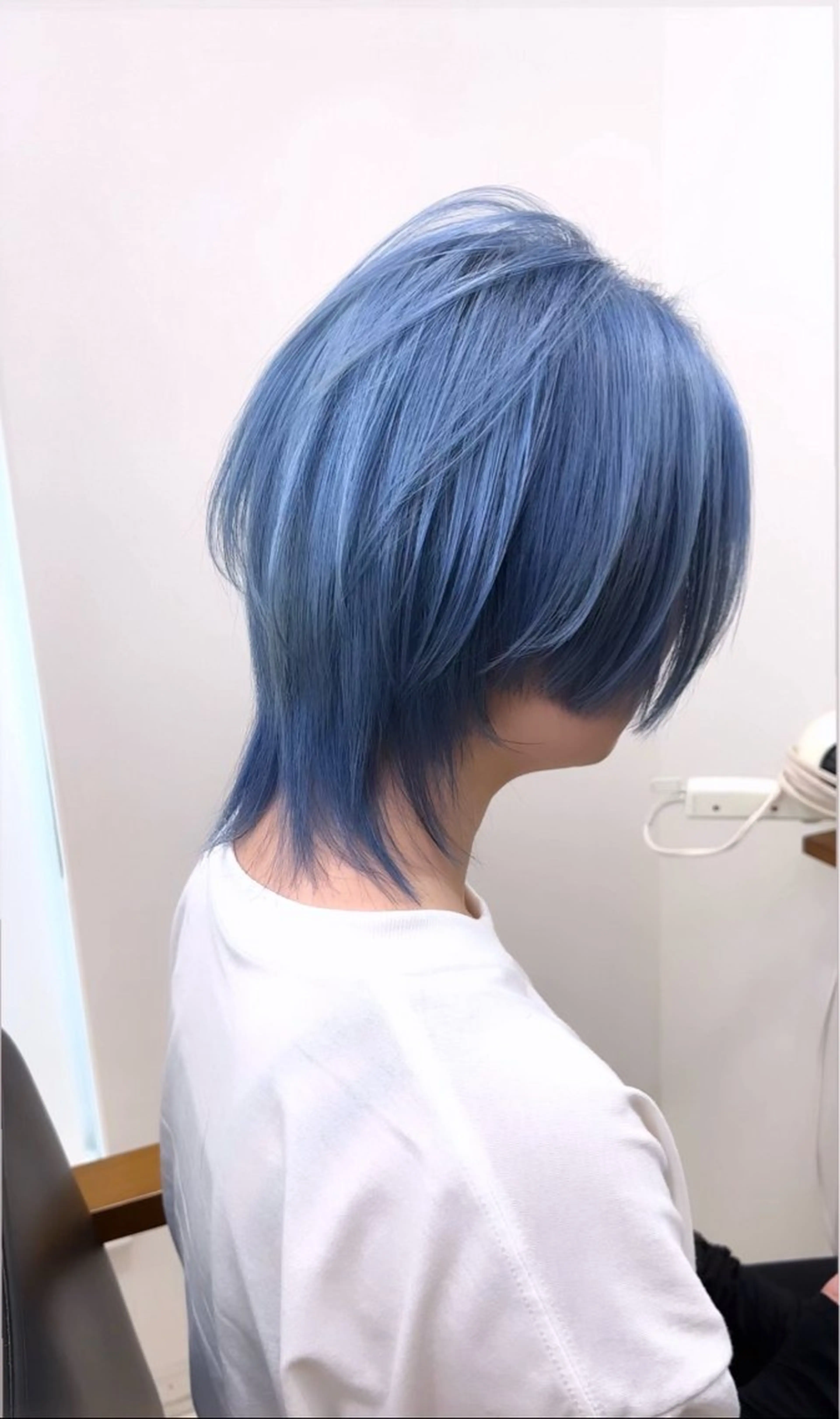 ショート カラー ブルーカラー ヘアカラー トリートメント VIRAL ヴァイラルのヘアスタイル