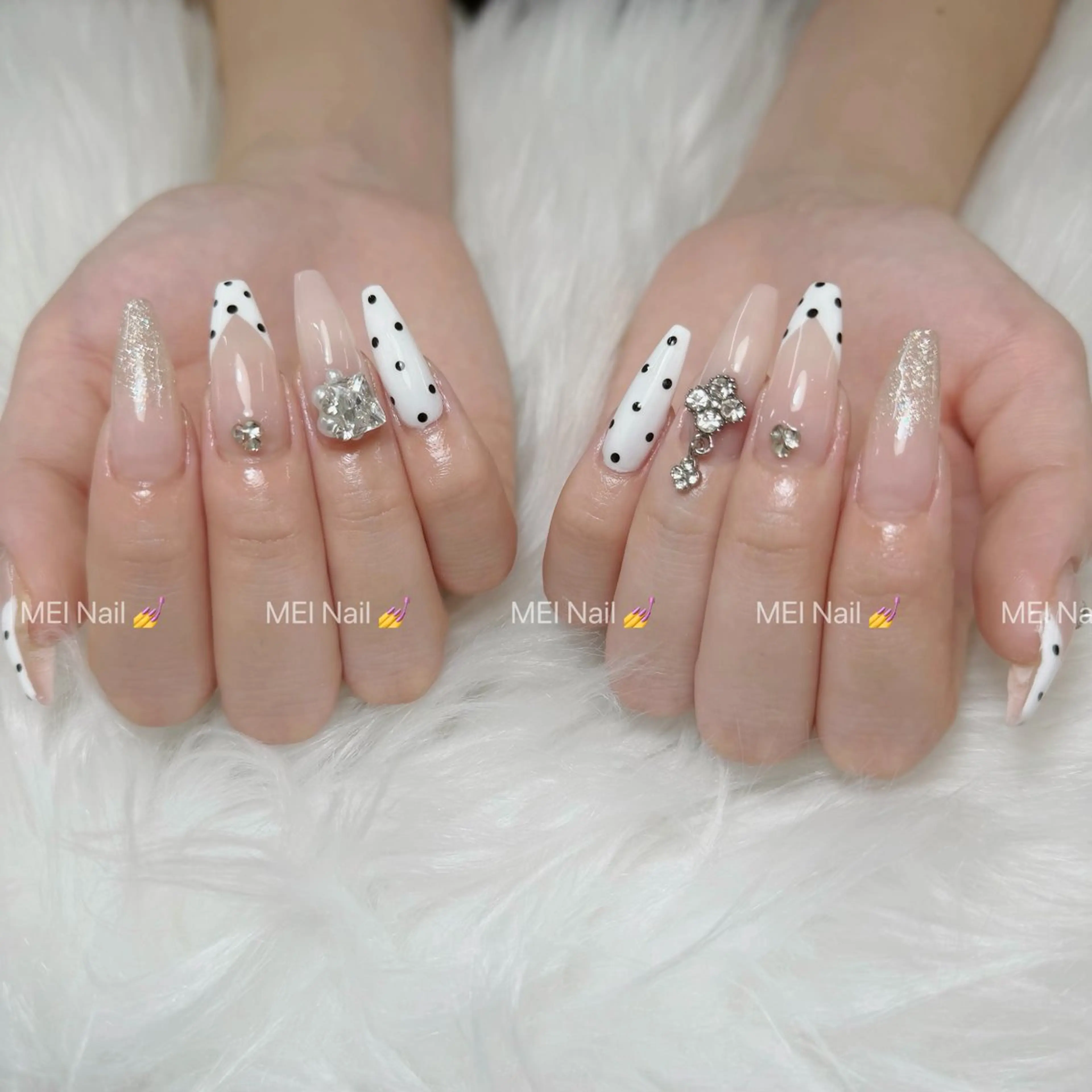 ネイル フレンチネイル キラキラネイル 韓国ネイル シンプルネイル ワンホンネイル ハンドネイル MEI Nailのネイルデザイン
