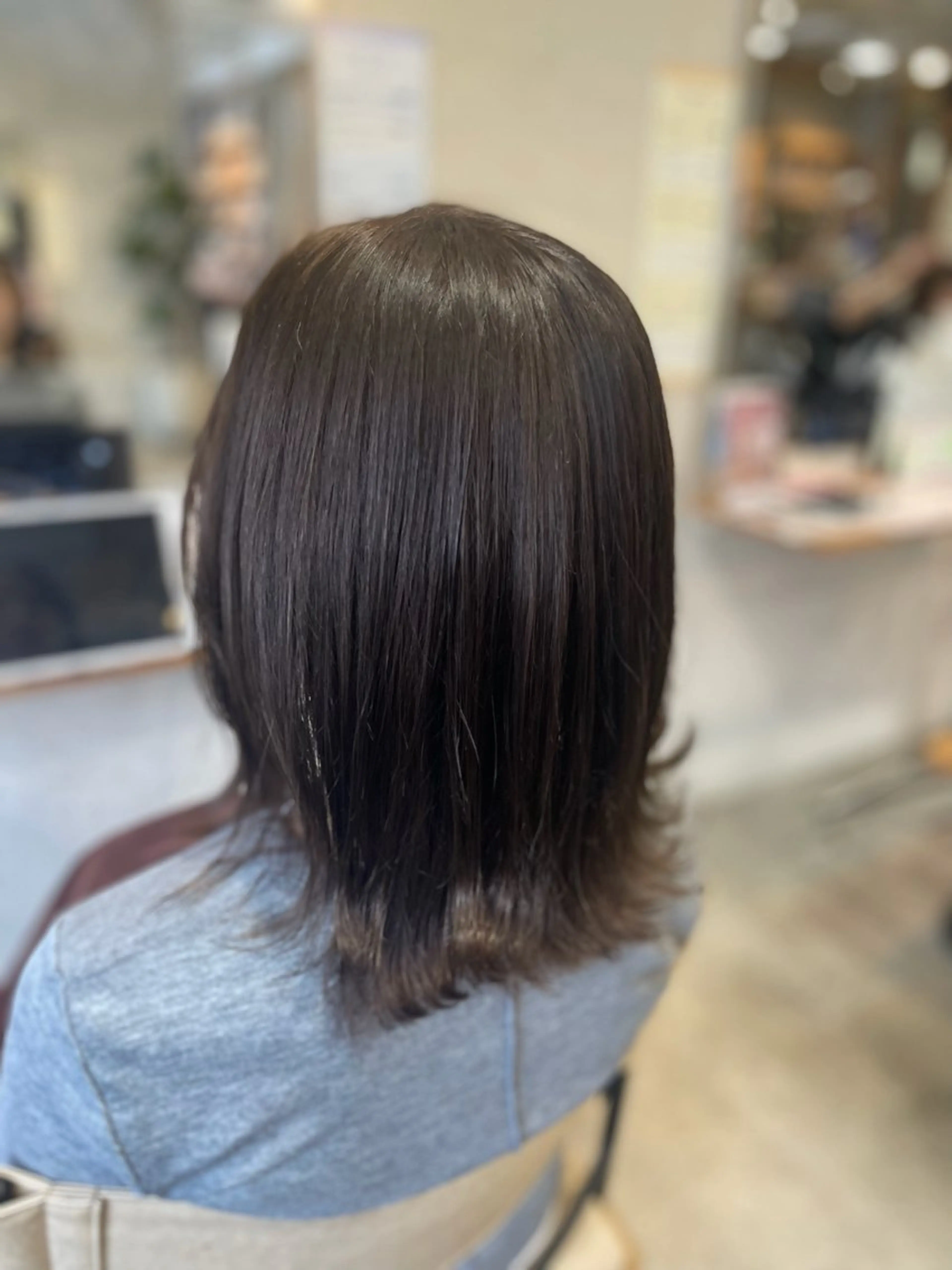 セミロング カラー グレージュ オリーブカラー オリーブグレージュ オリーブグレー ヘアカラー momoka 女性限定のヘアスタイル