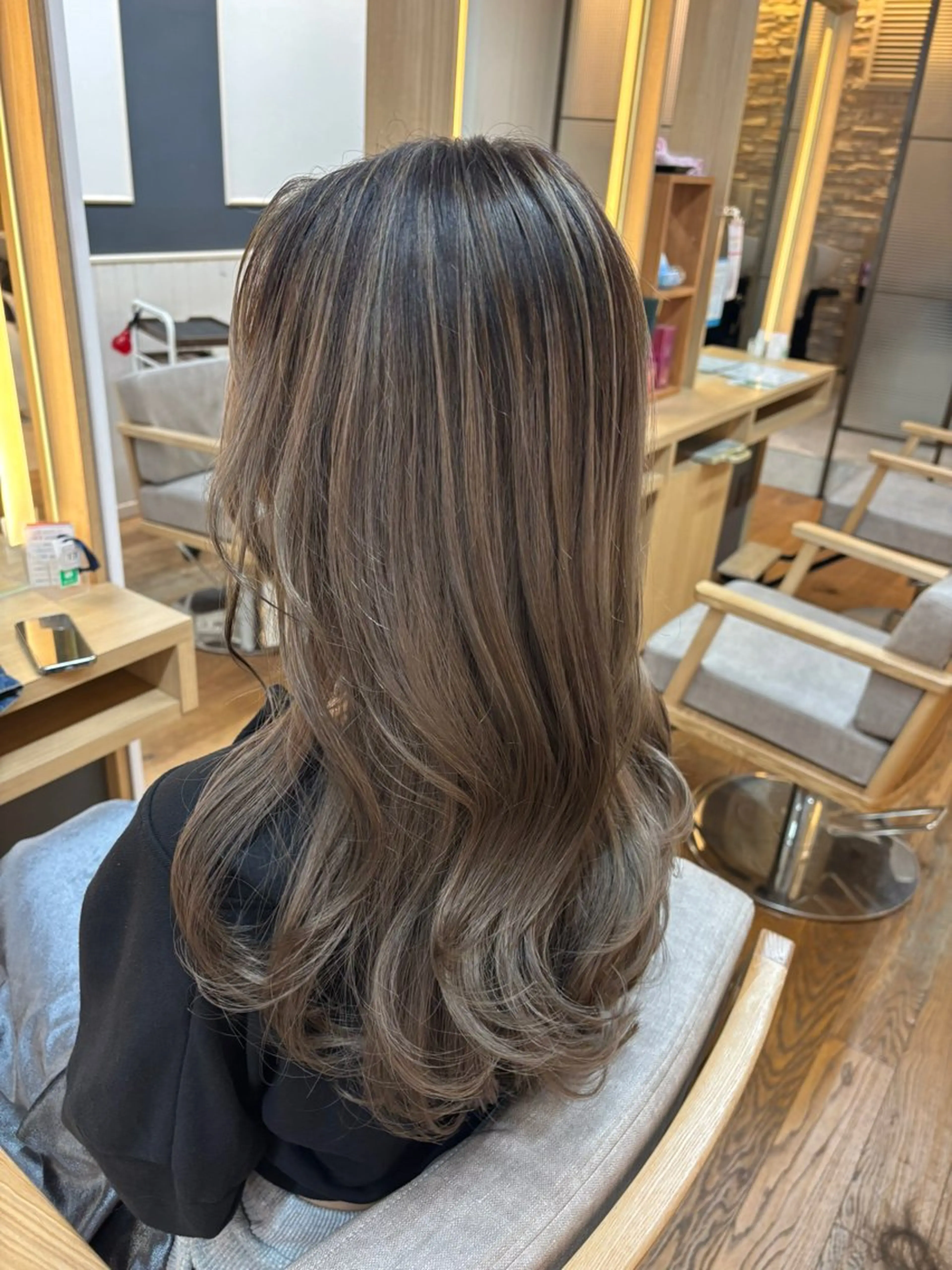 ロング レイヤーカット ヘアカラー トリートメント 韓国ヘア sasugaのヘアスタイル